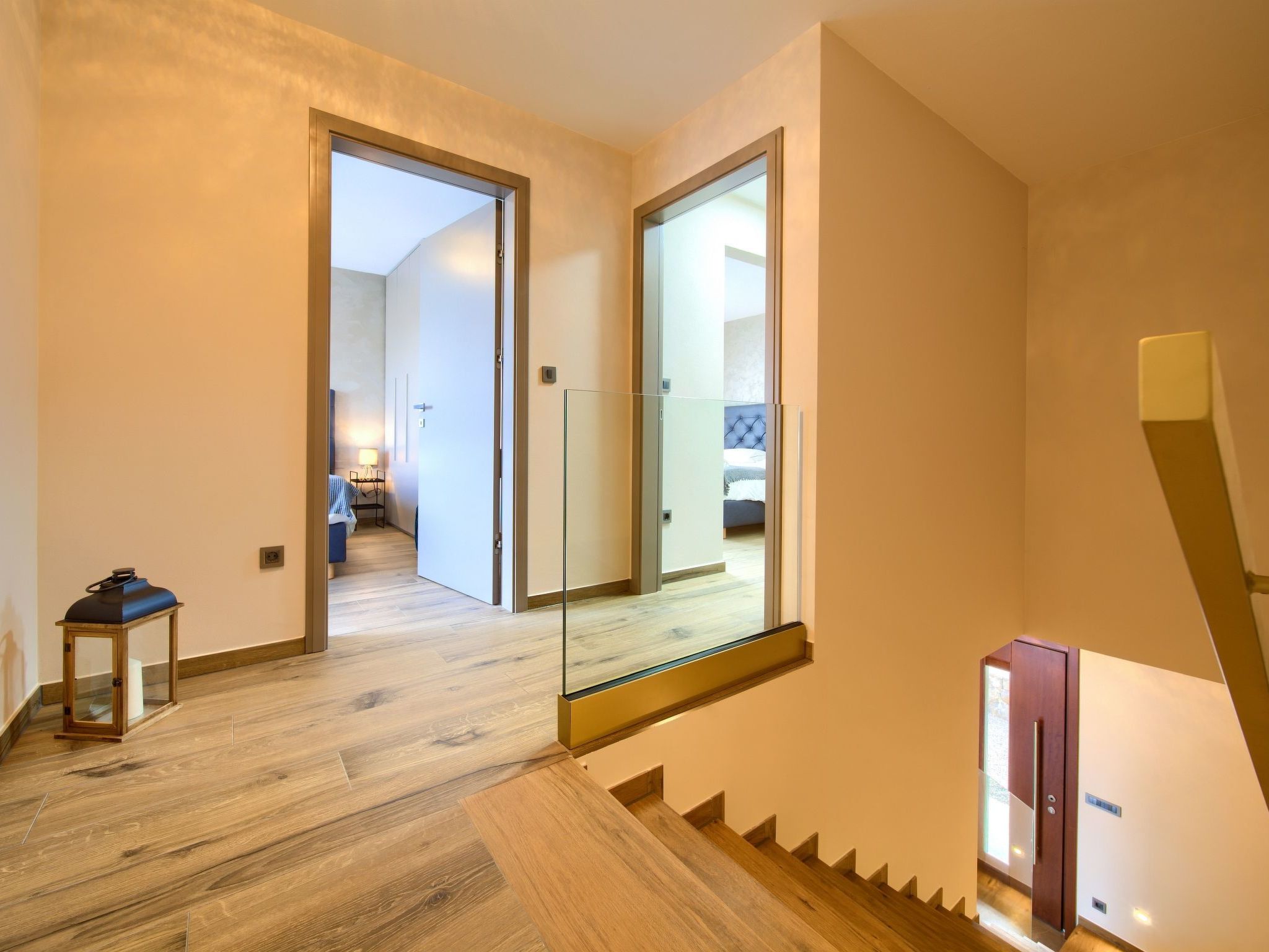 "Lana" mit Schwimmbad-Image-tags.info