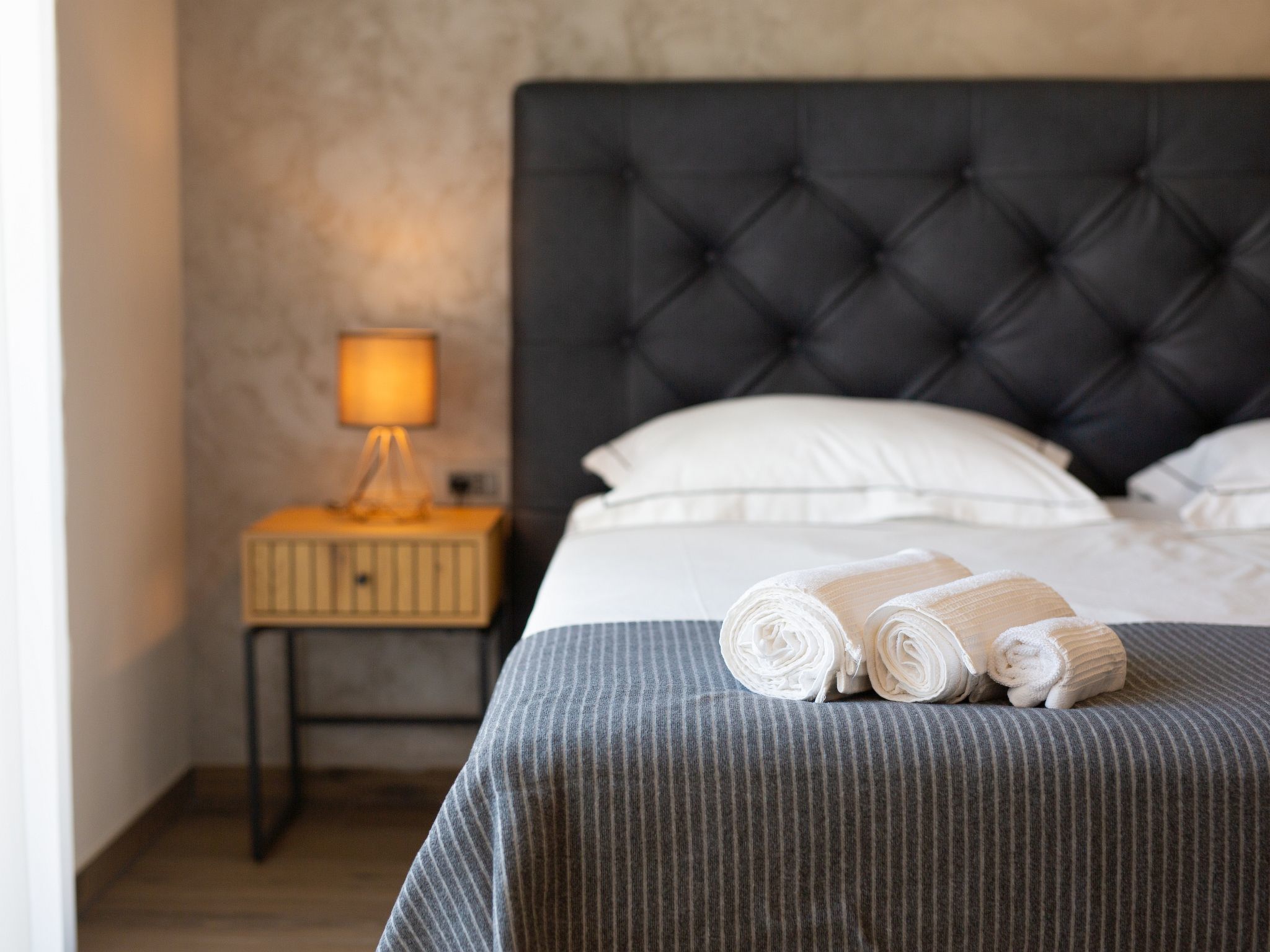 "Lana" mit Schwimmbad-Image-tags.info