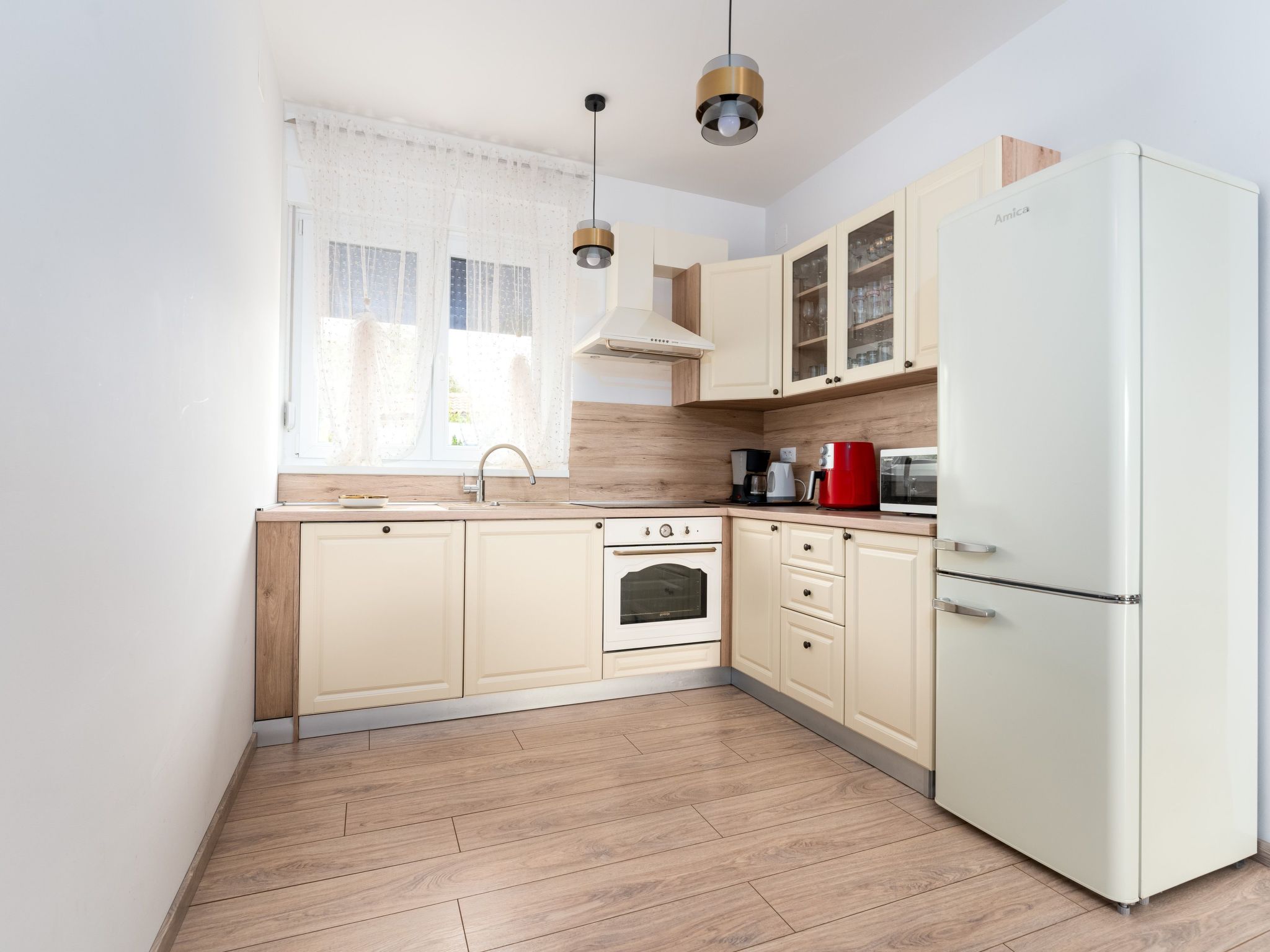 Schöne neue Villa mit Pool in Strandnähe-Image-tags.info