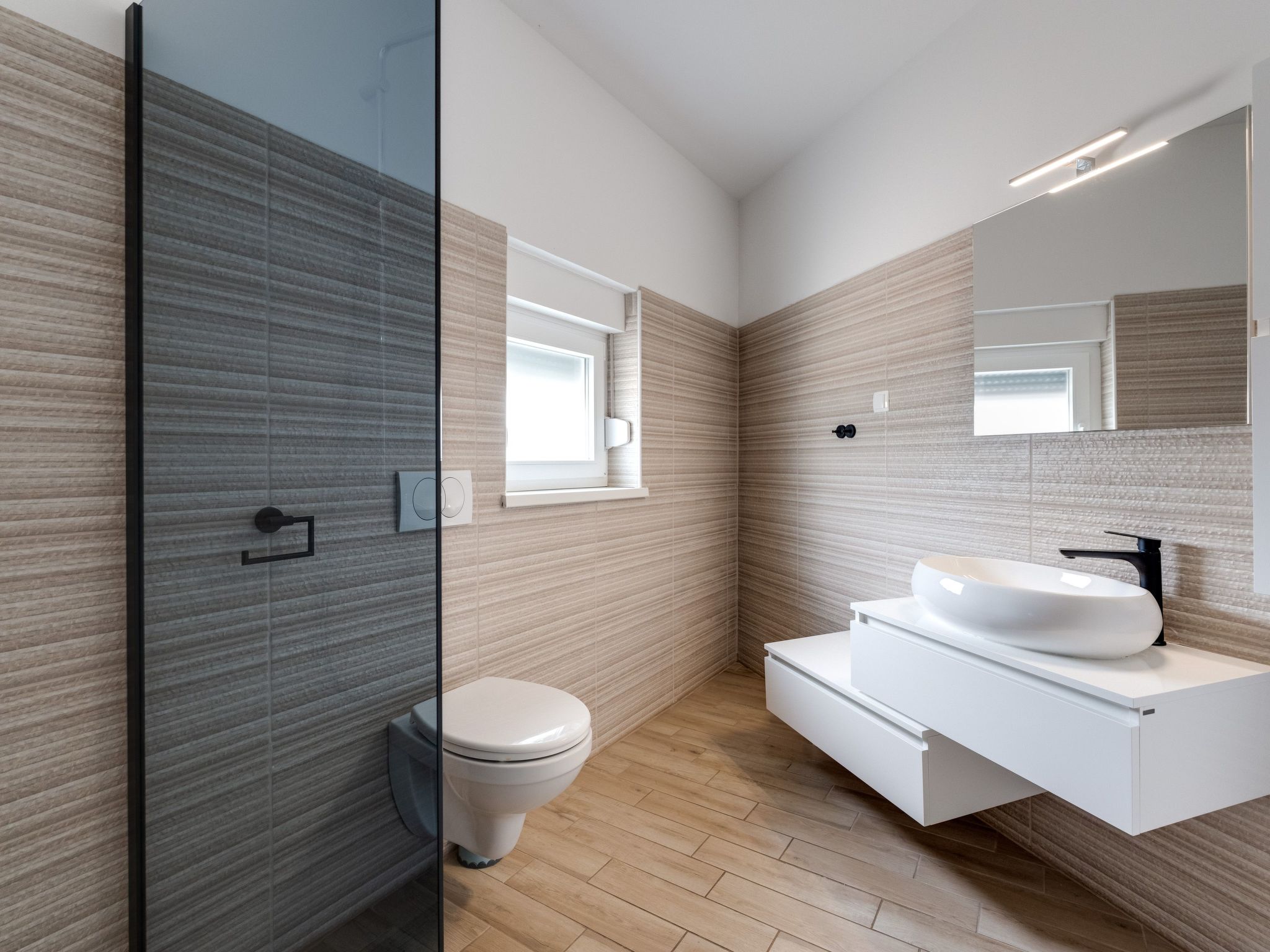 Schöne neue Villa mit Pool in Strandnähe-Image-tags.info