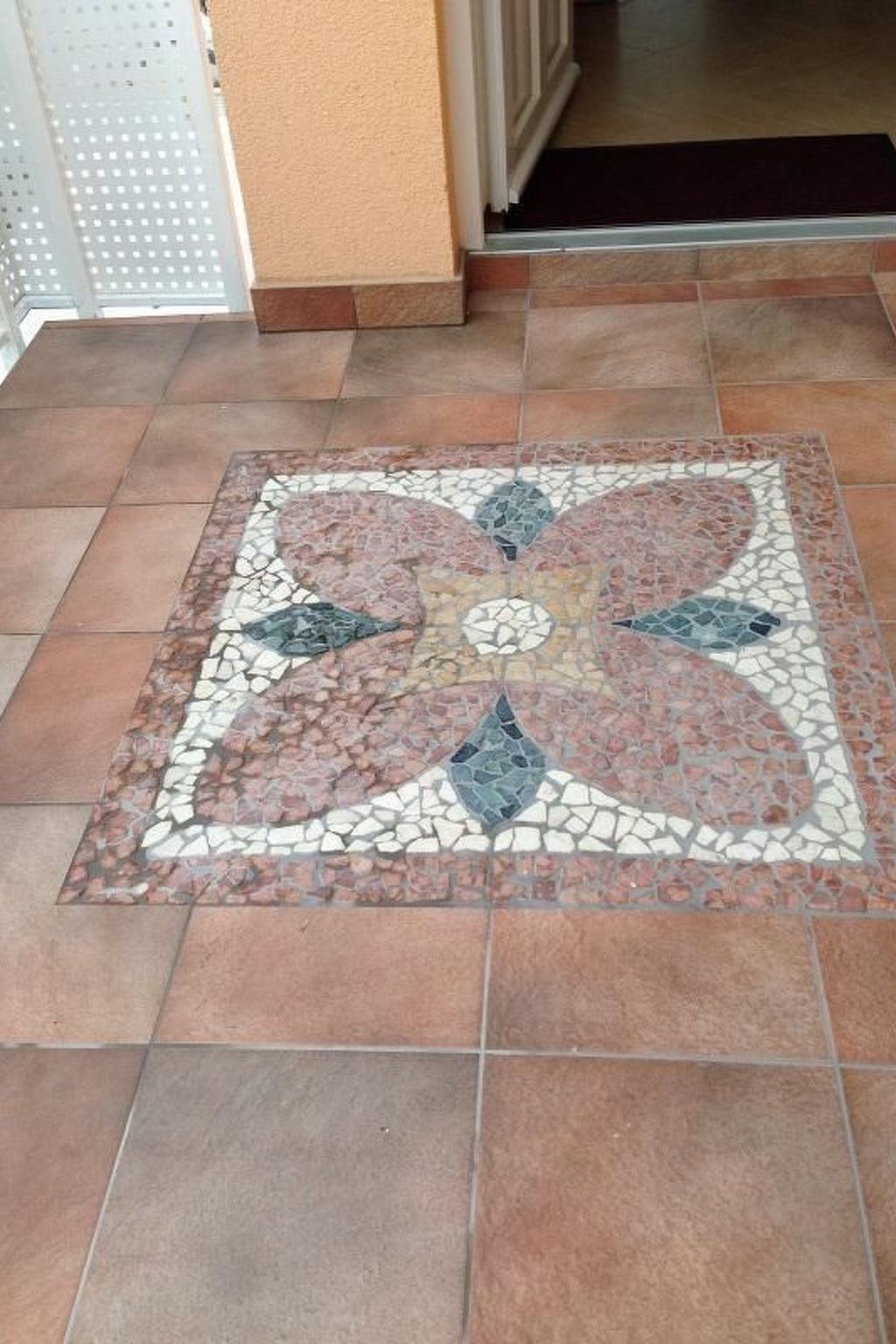 In Krk mit Privatparkplatz-Dehors