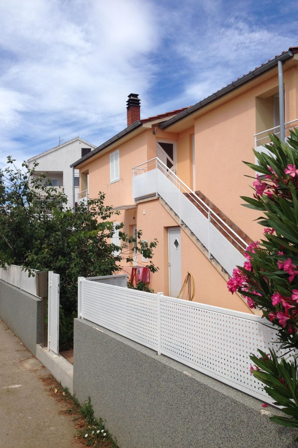 In Krk mit Privatparkplatz-Dehors