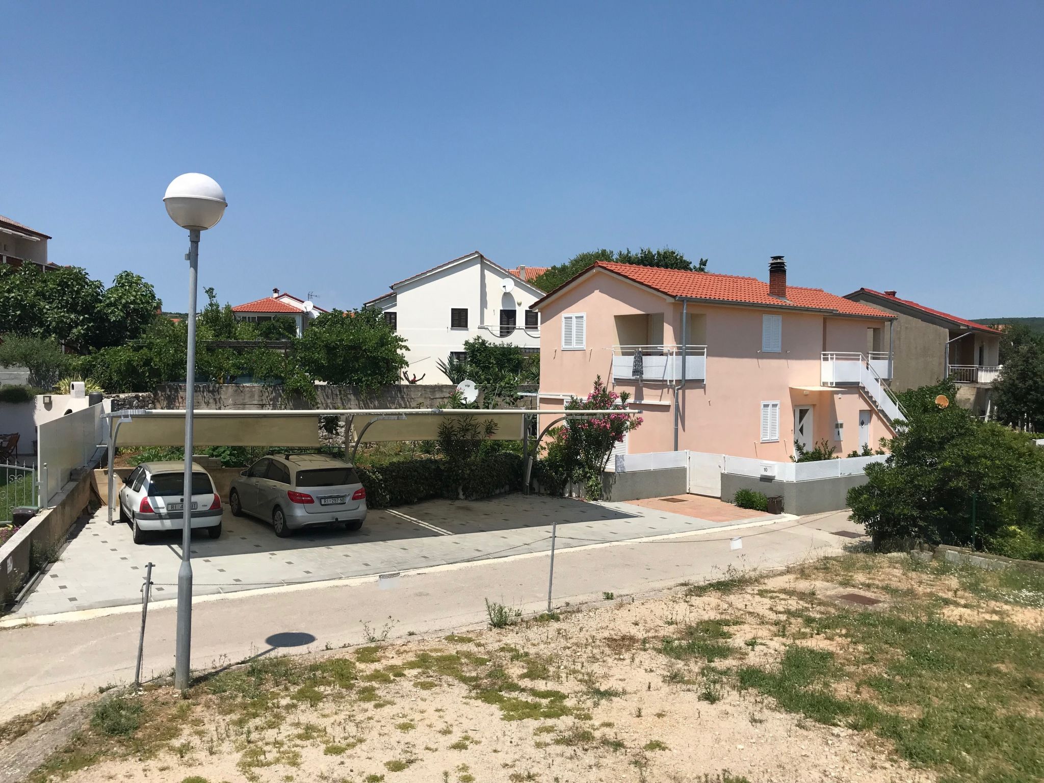 In Krk mit Privatparkplatz-Dehors