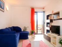 Knus appartement voor 4 personen met tuin op 800 meter van zee in Kornić - thumbnail 3