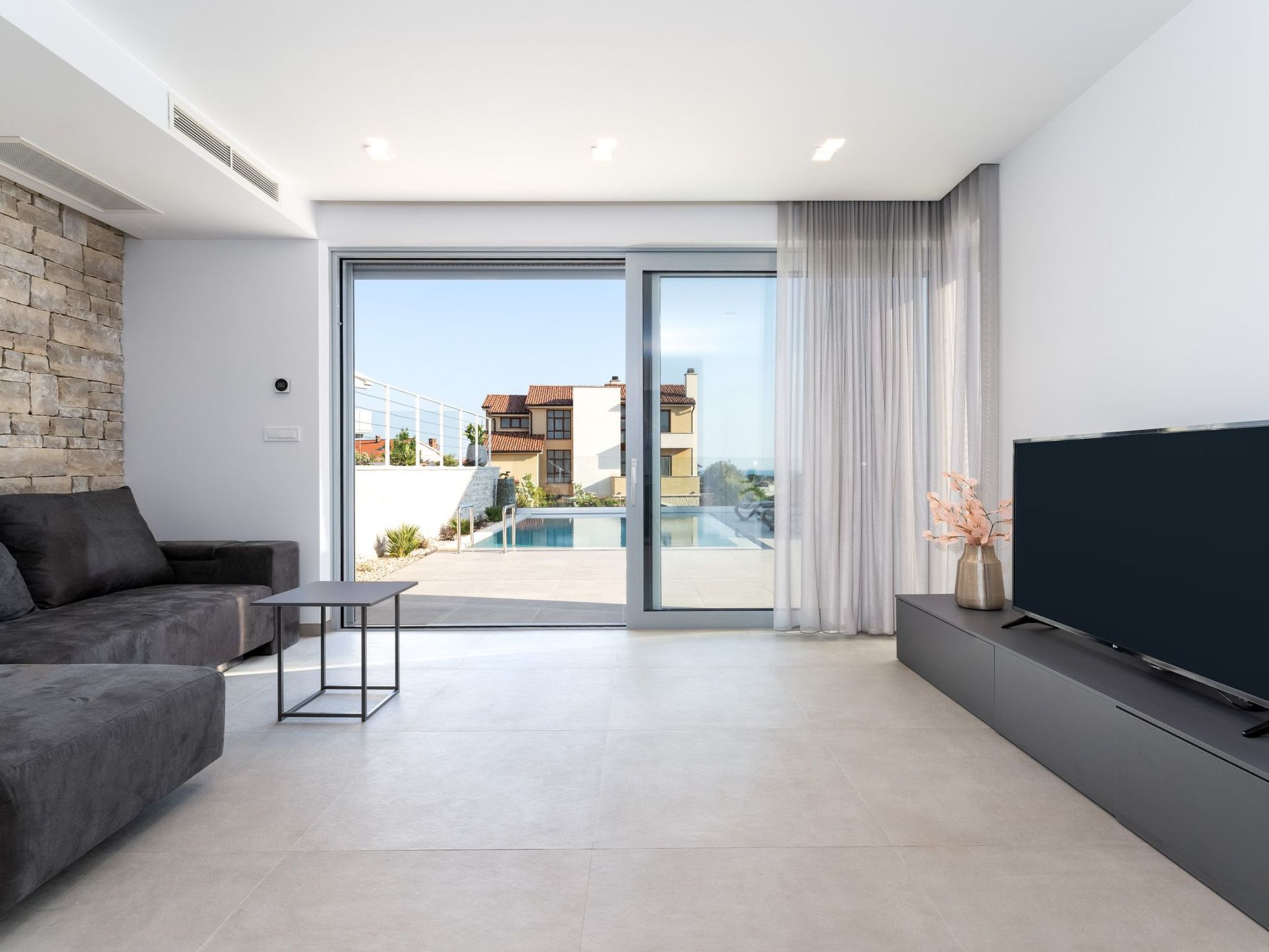 Neue moderne Villa "Smokva 1" mit Pool-Image-tags.info