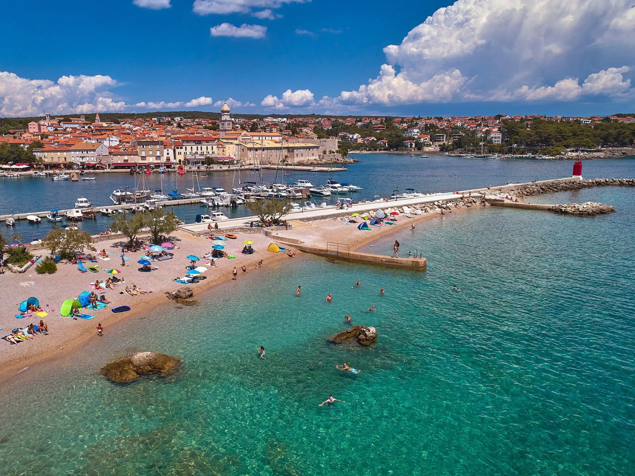Luxuriöse Villa mit Pool, großem mediterranen Garten und Kinderspielplatz.-Image-tags.info