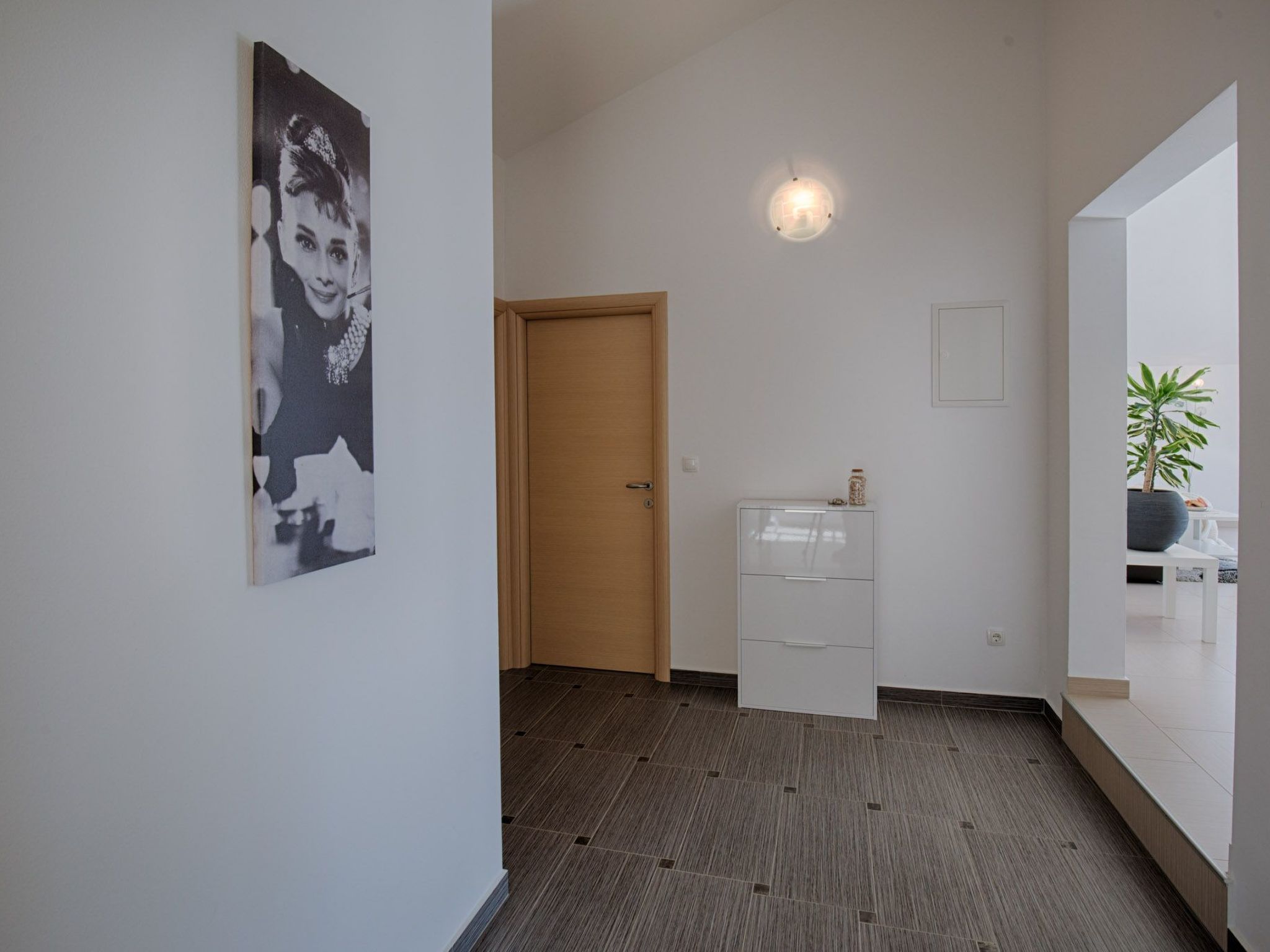 Luxuriöse Villa mit Pool, großem mediterranen Garten und Kinderspielplatz.-Image-tags.info