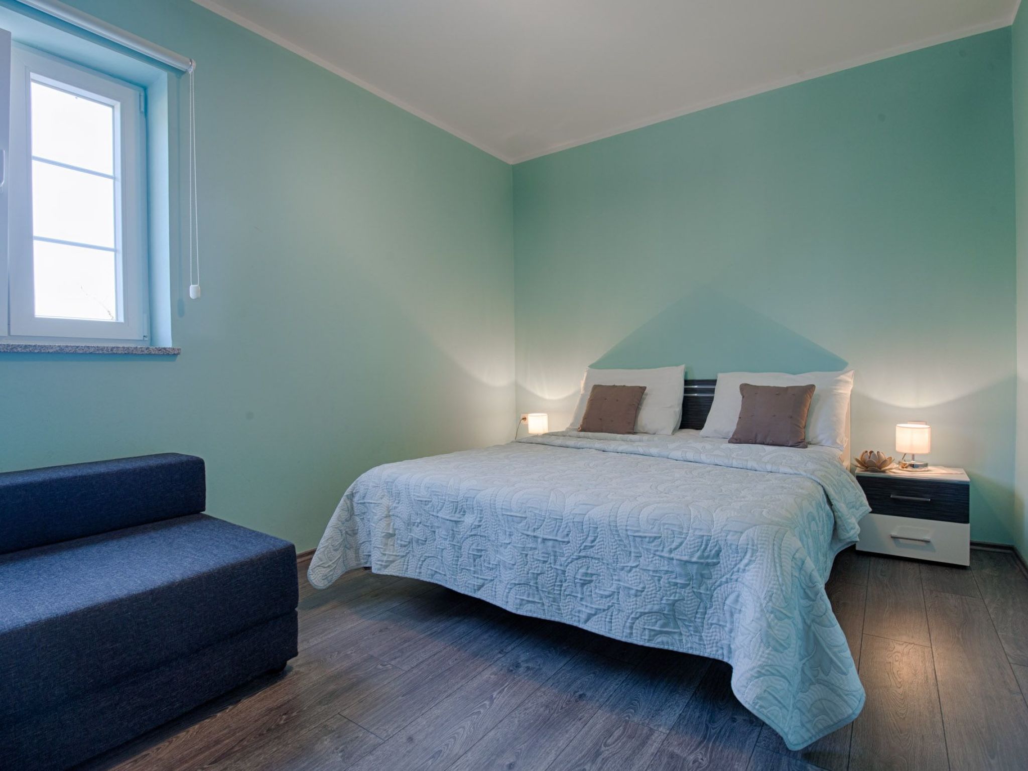 Luxuriöse Villa mit Pool, großem mediterranen Garten und Kinderspielplatz.-Image-tags.info