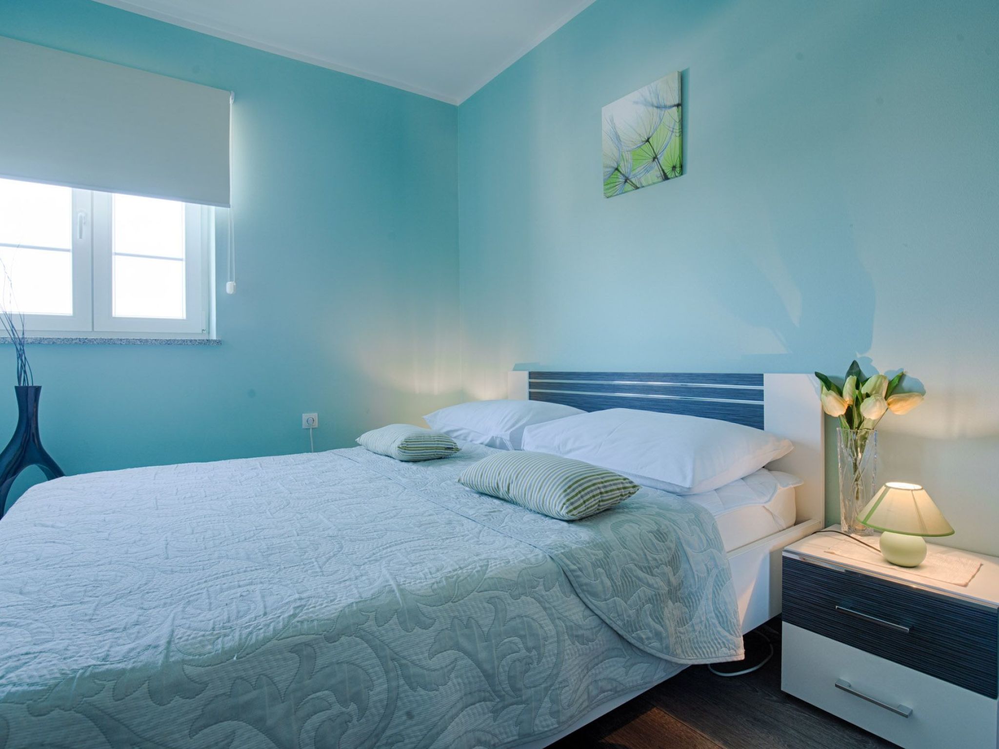 Luxuriöse Villa mit Pool, großem mediterranen Garten und Kinderspielplatz.-Image-tags.info