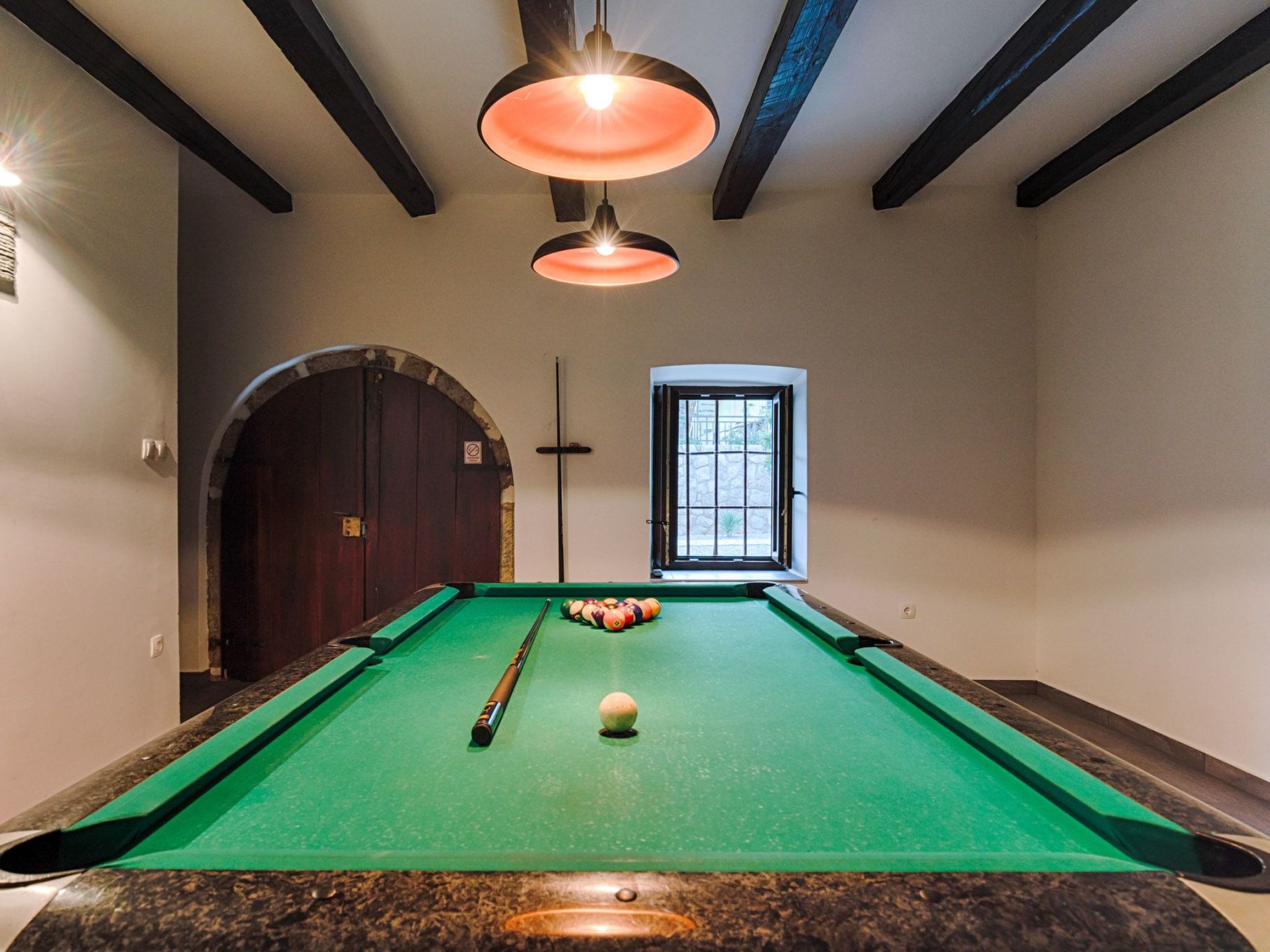 Luxuriöse Villa mit Pool, großem mediterranen Garten und Kinderspielplatz.-Image-tags.info