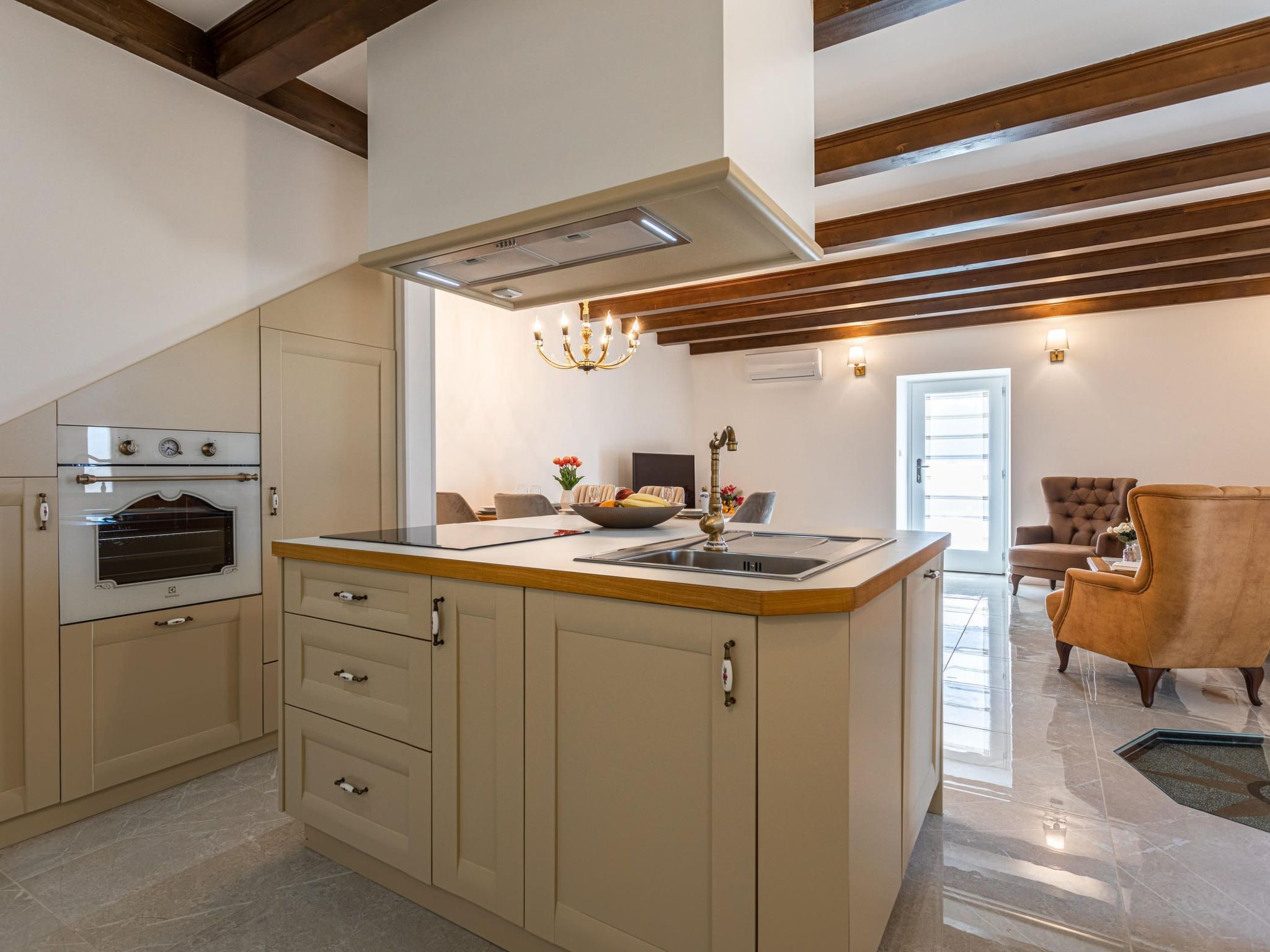 "Villa Frana" mit privatem Pool-Image-tags.info