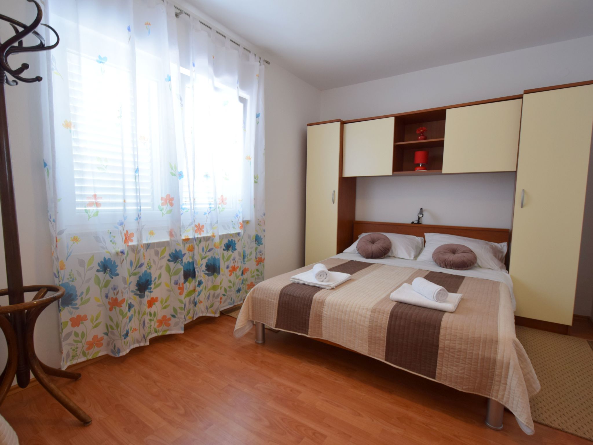 Anka 1-Image-tags.info