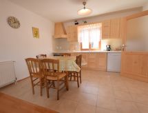 Vrijstaande vakantiewoning Stela nabij strand en centrum Krk - thumbnail 3