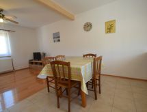 Vrijstaande vakantiewoning Stela nabij strand en centrum Krk - thumbnail 4