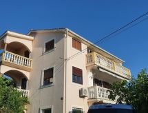 Vrijstaande woning Nikica met weids uitzicht op zee in Krk - thumbnail 5