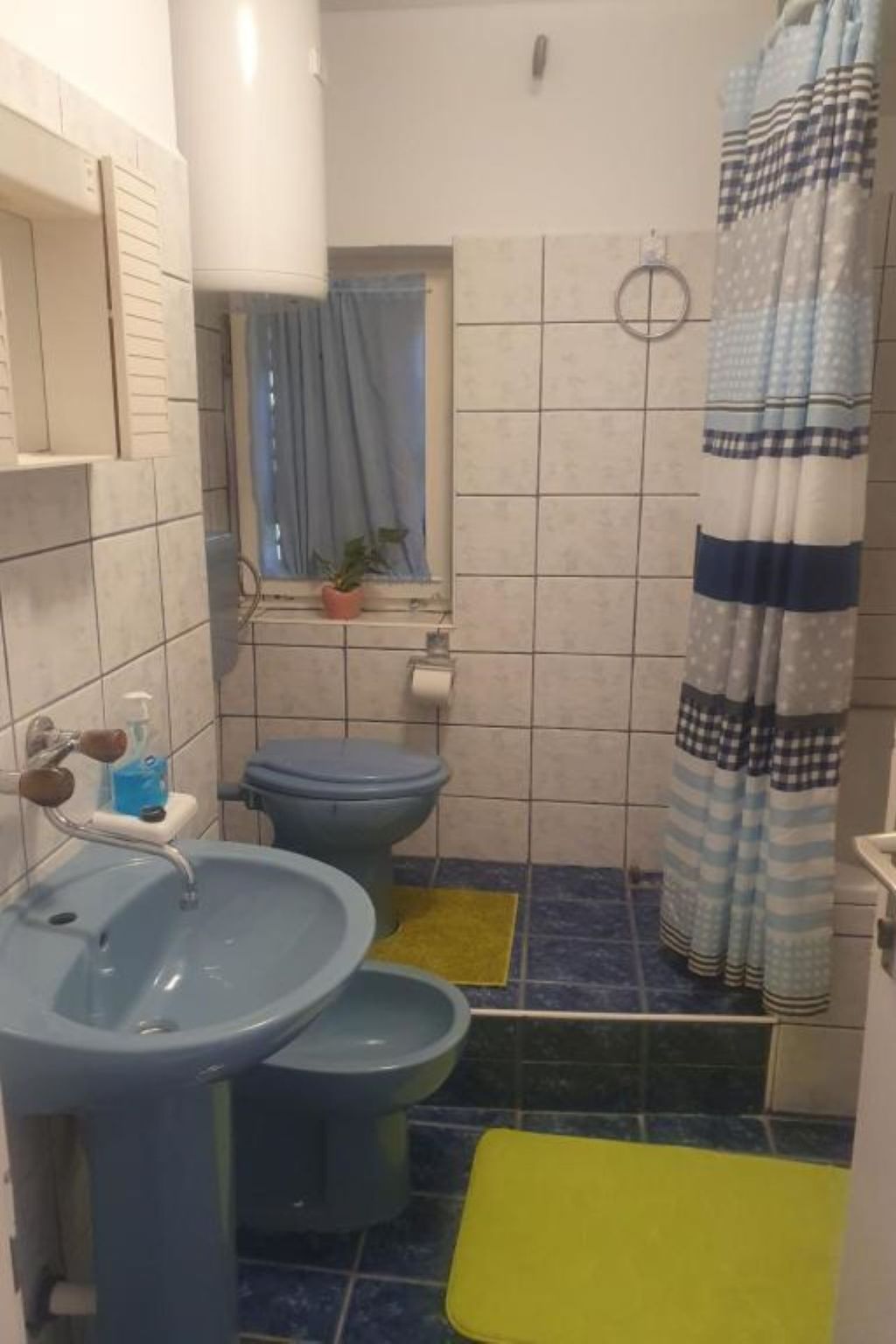 "Nikica" mit Blick auf das Meer-Inside