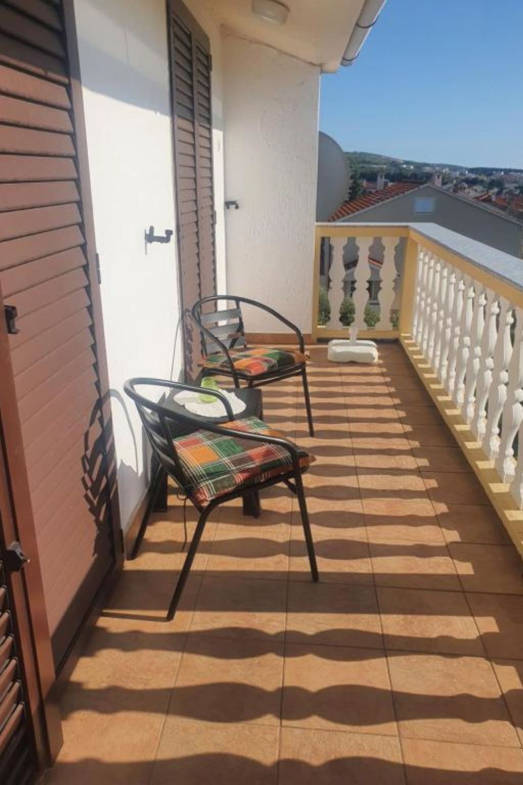 "Nikica" mit Blick auf das Meer-Inside