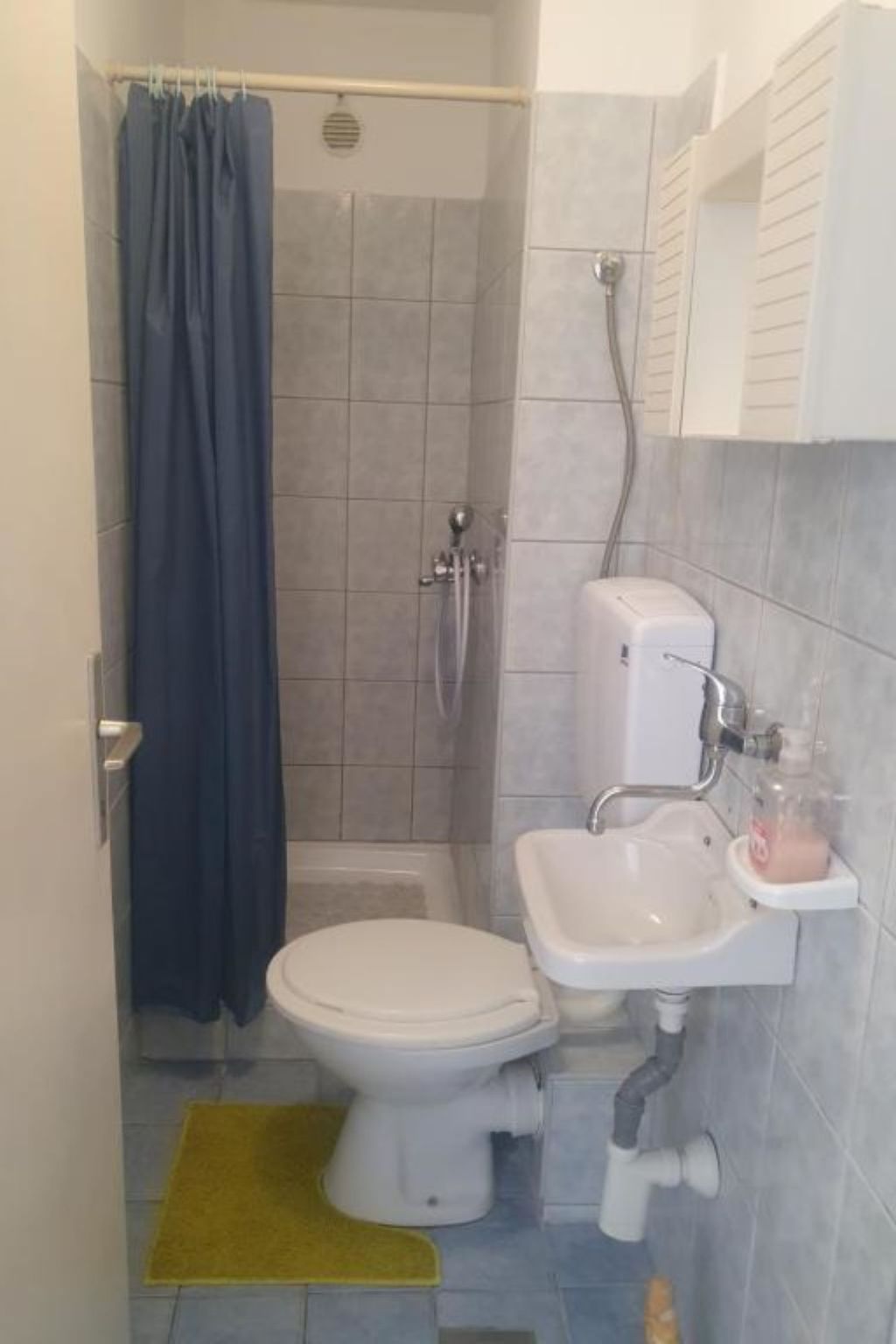 "Nikica" mit Blick auf das Meer-Inside