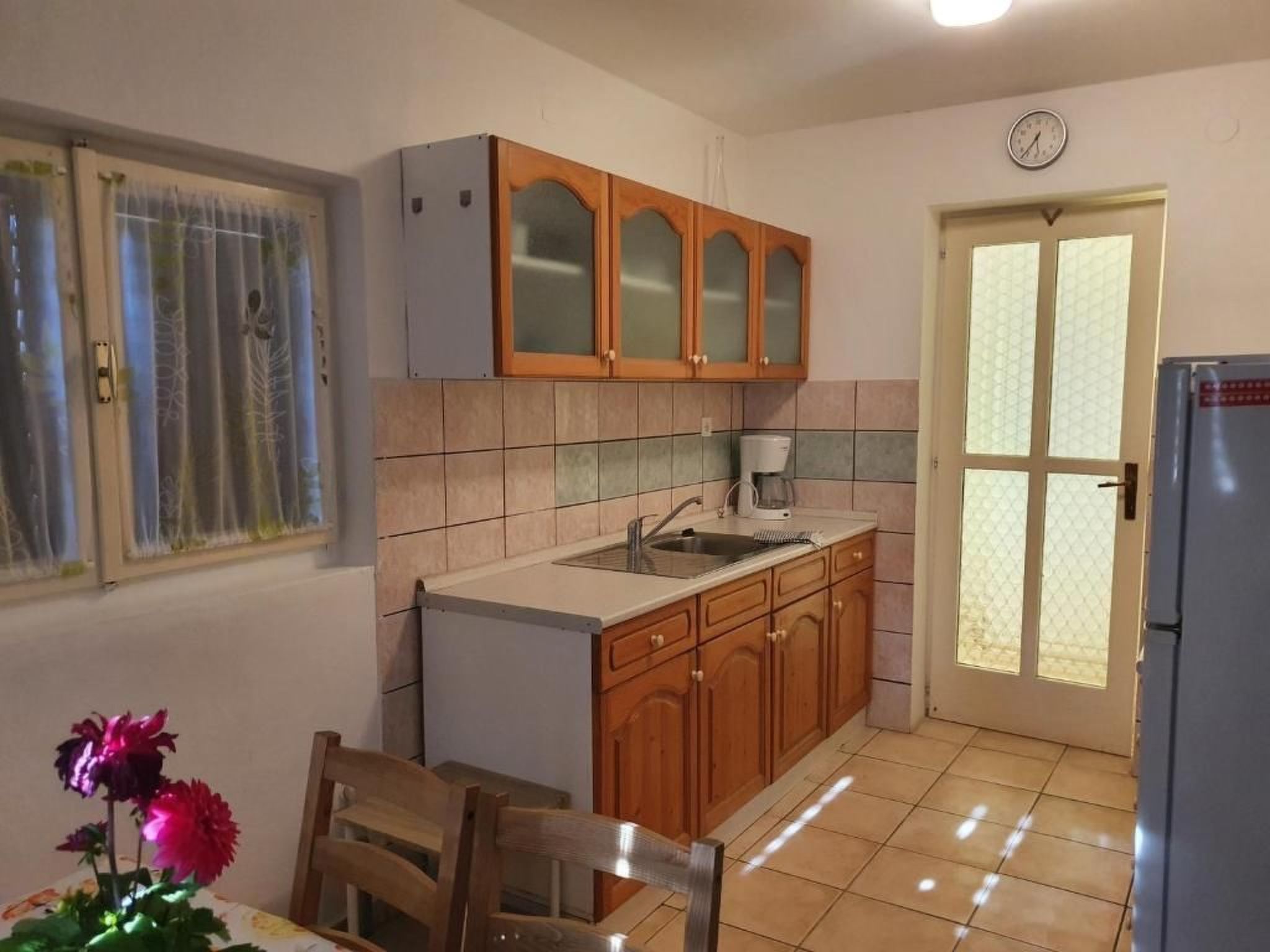 "Nikica" mit Blick auf das Meer-Inside