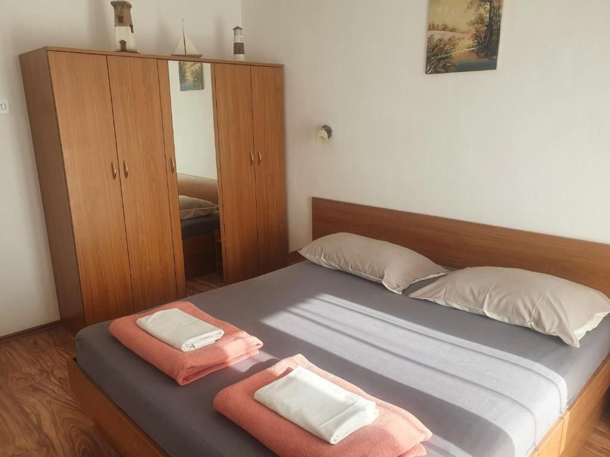 "Nikica" mit Blick auf das Meer-Inside