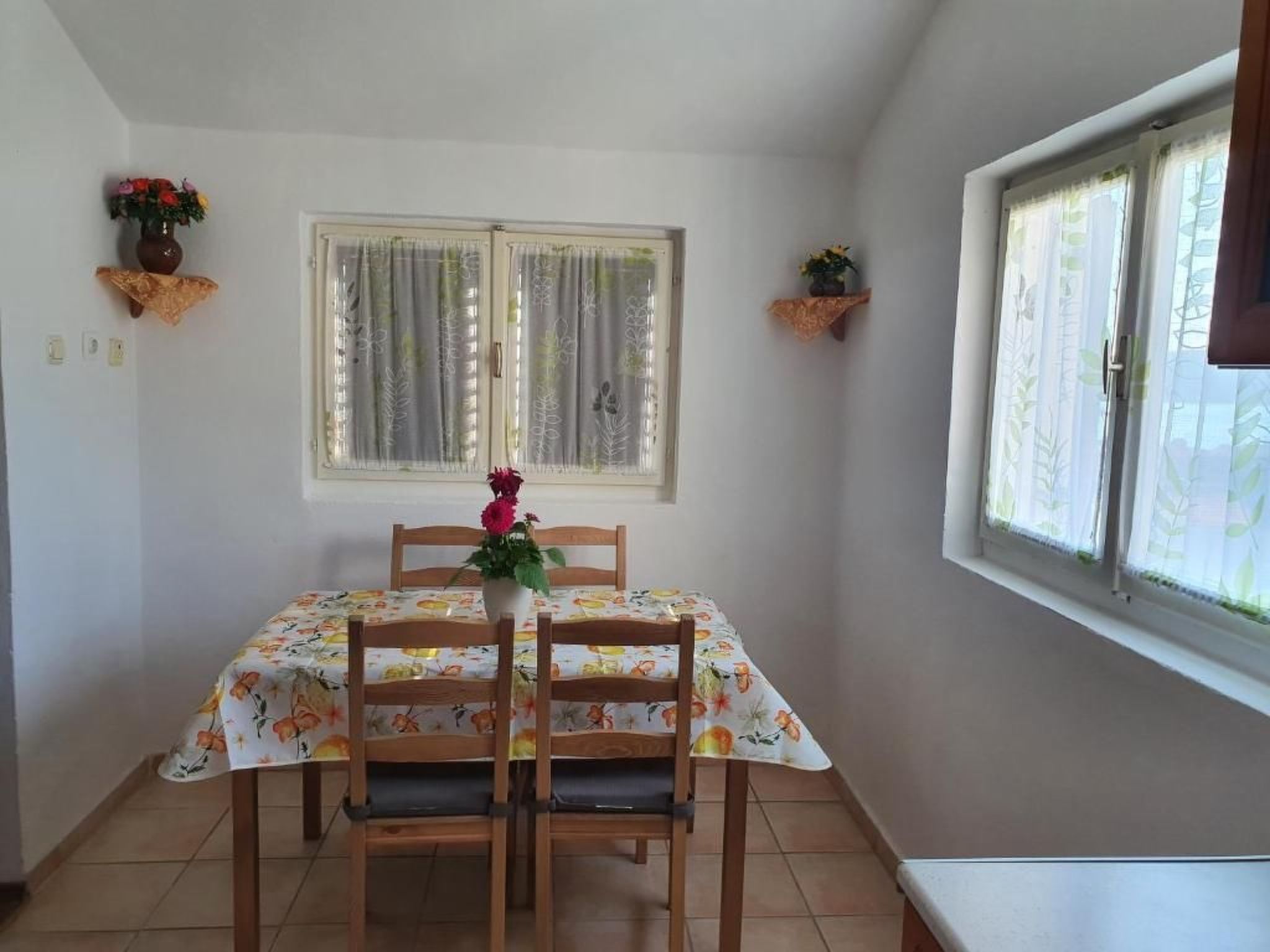 "Nikica" mit Blick auf das Meer-Inside