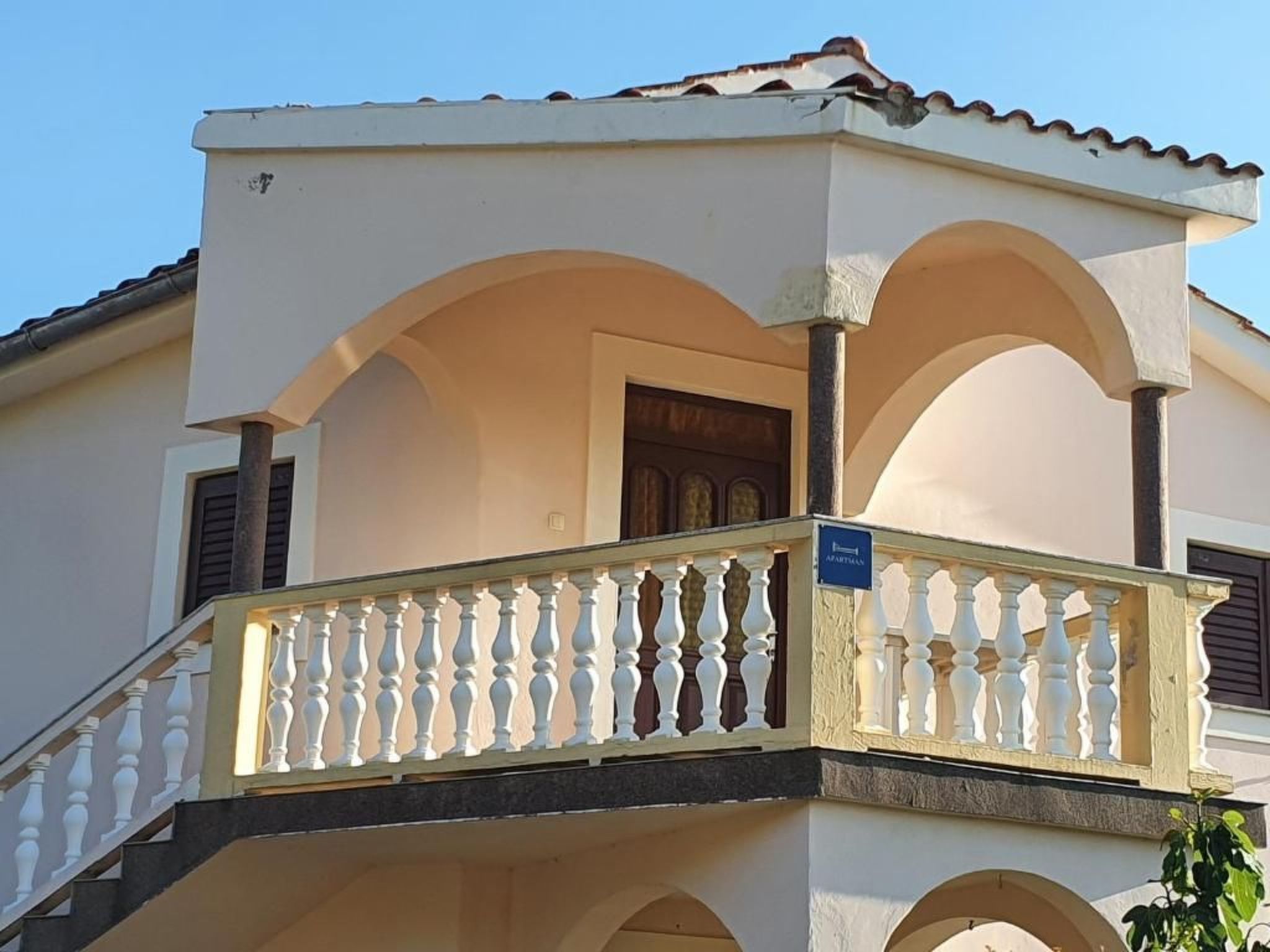 "Nikica" mit Blick auf das Meer-Inside