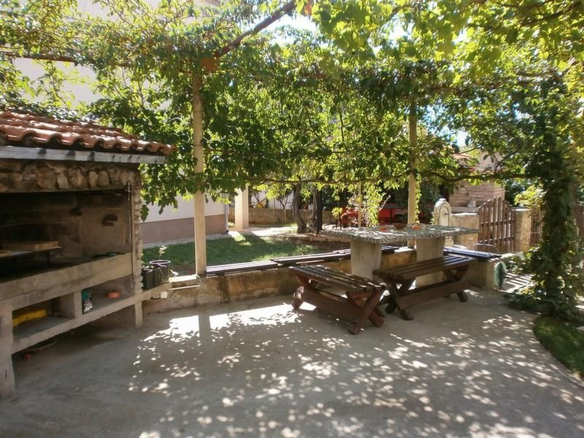 Photo of Apartment mit einem kleinen Wohn- und Essbereich und Schlafzimmer