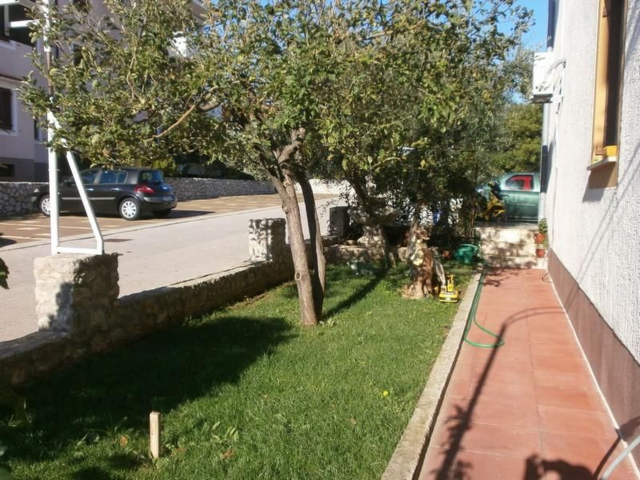 Photo of Apartment mit einem kleinen Wohn- und Essbereich und Schlafzimmer