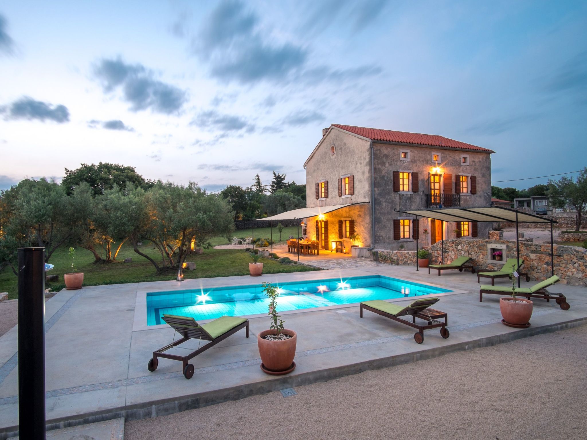 Villa mit Pool, Olivengarten und Meerblick