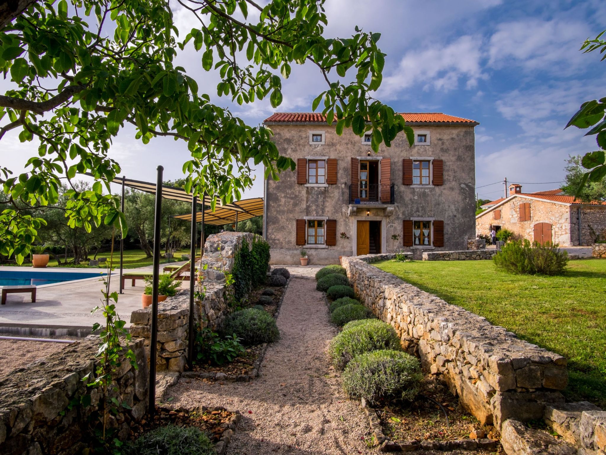 Villa mit Pool, Olivengarten und Meerblick-Image-tags.info