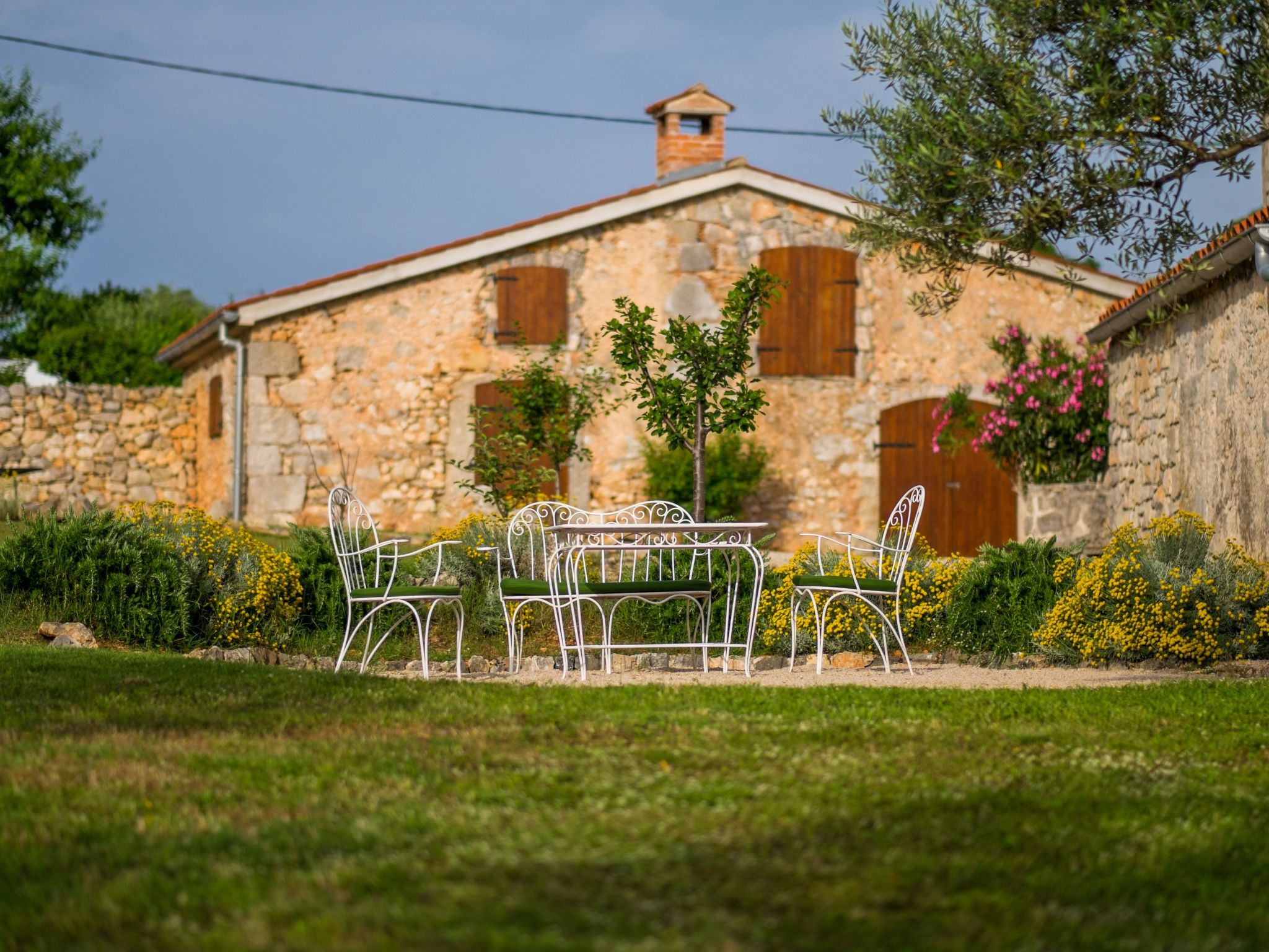 Villa mit Pool, Olivengarten und Meerblick-Image-tags.info