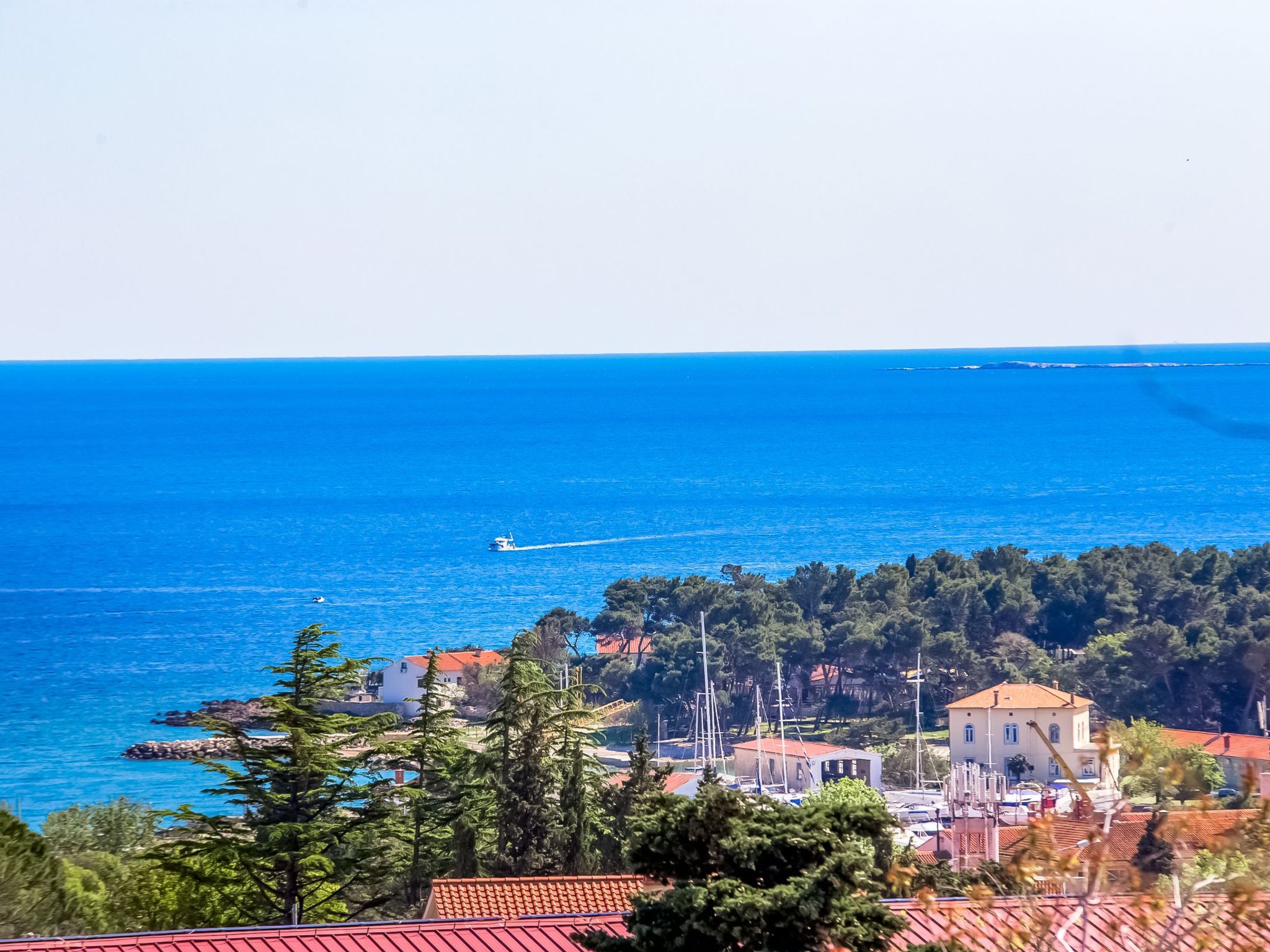 Photo of Geräumige Wohnung in Krk mit Garten und Terrasse