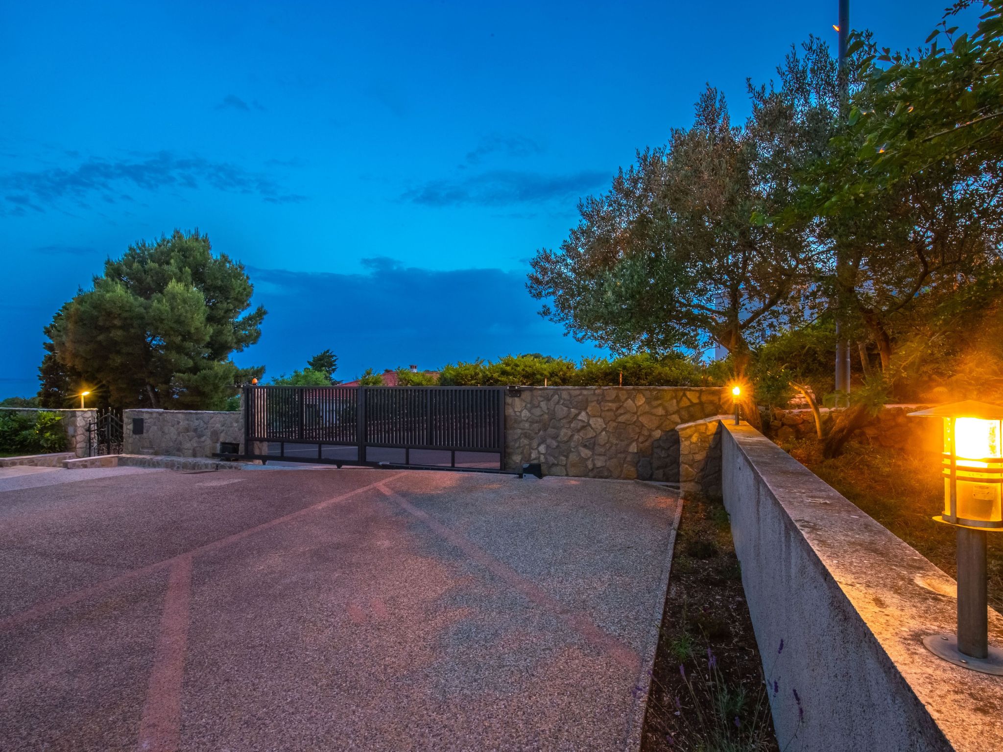 Photo of Geräumige Wohnung in Krk mit Garten und Terrasse
