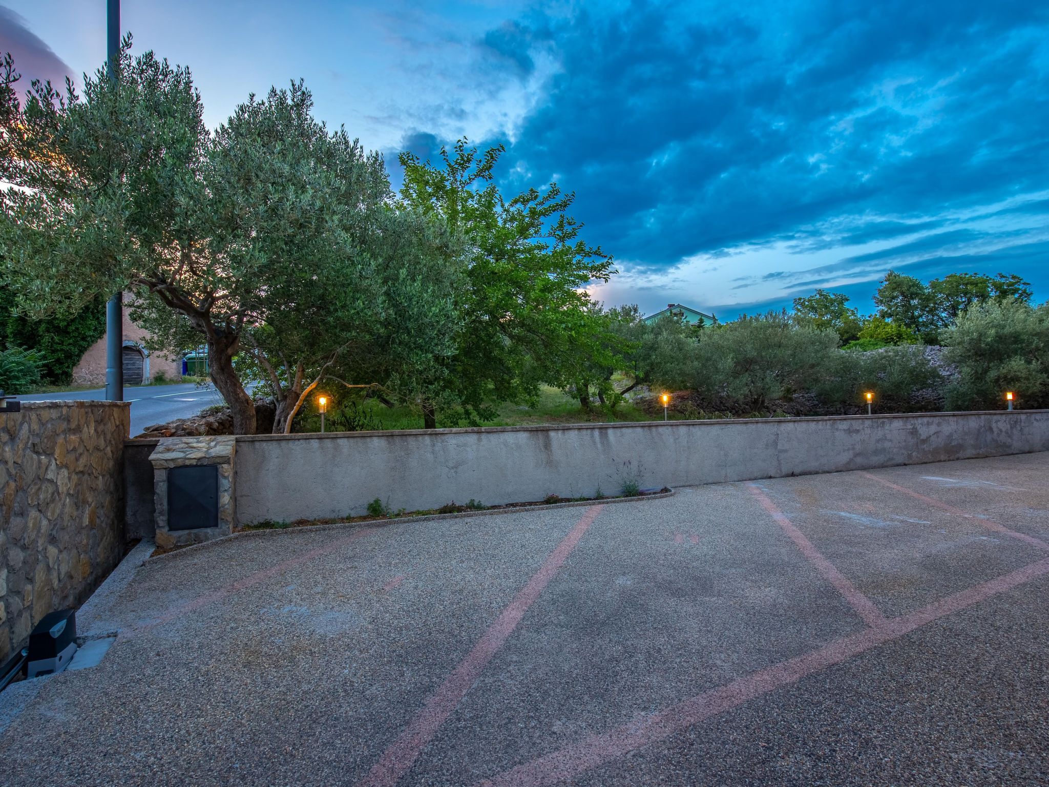 Photo of Geräumige Wohnung in Krk mit Garten und Terrasse
