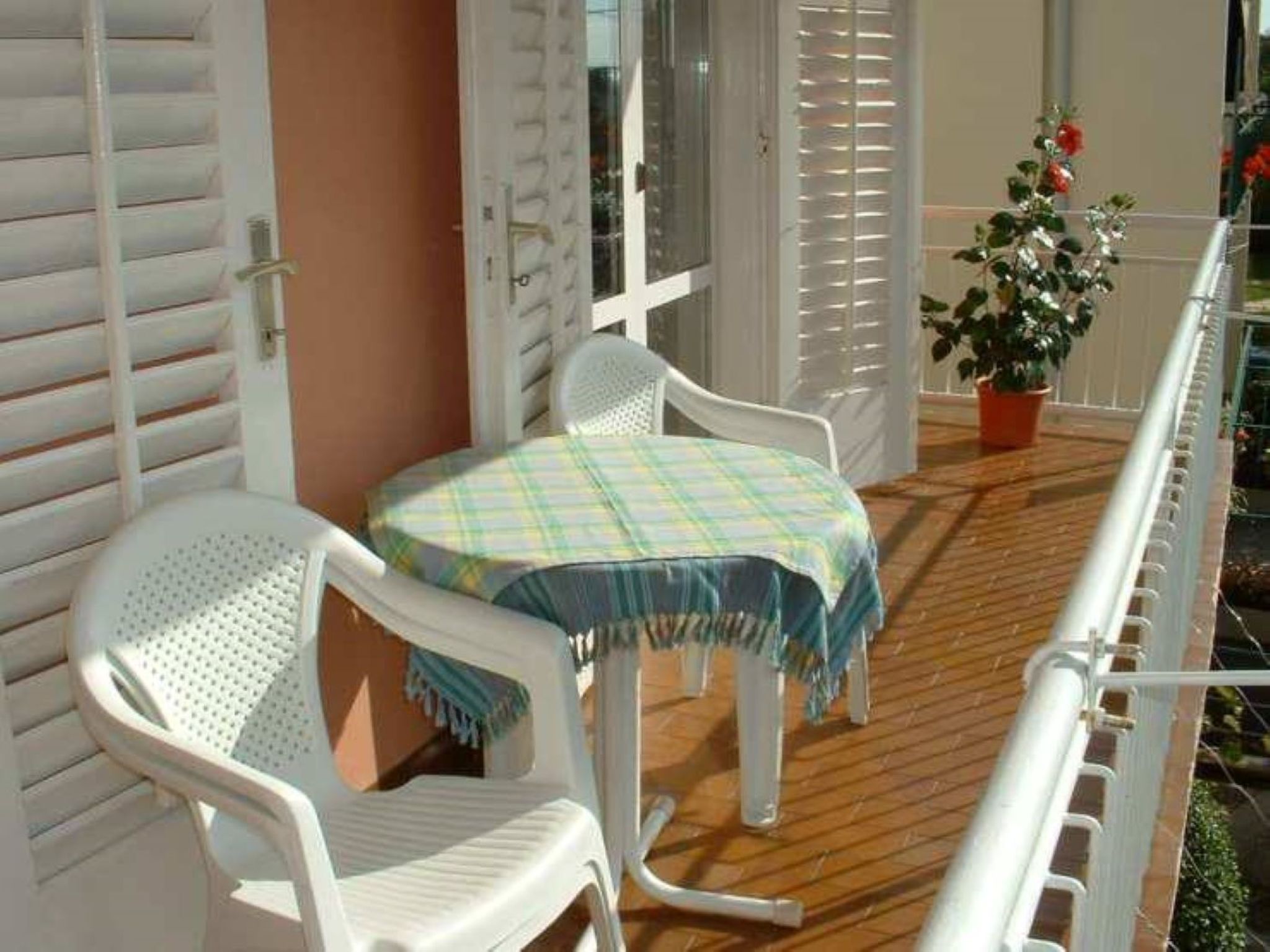 "App žardin" mit Balkon-Drinnen