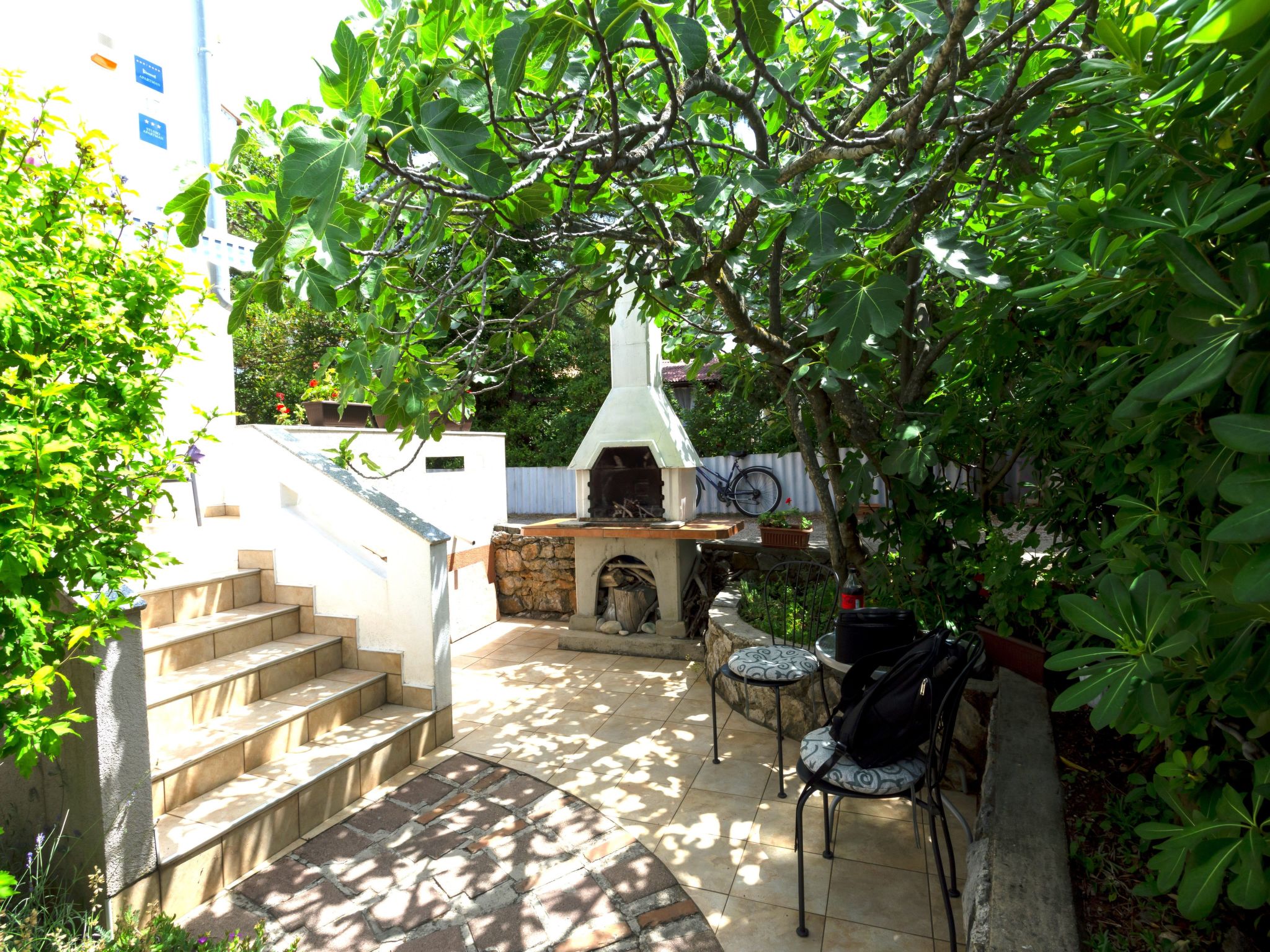 "Buka Calm V"-Binnen