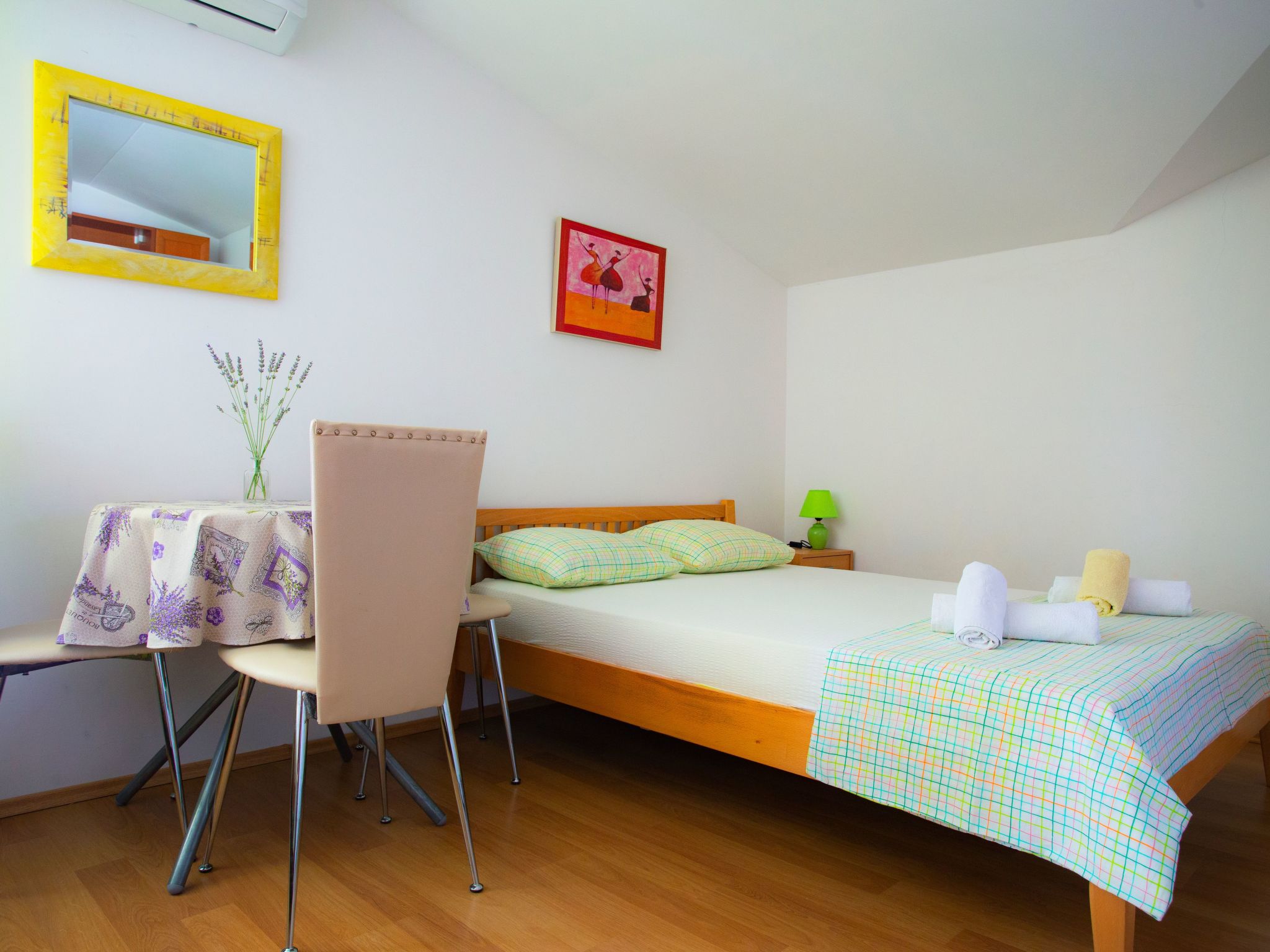 Buka Calm VII' Studio-Binnen