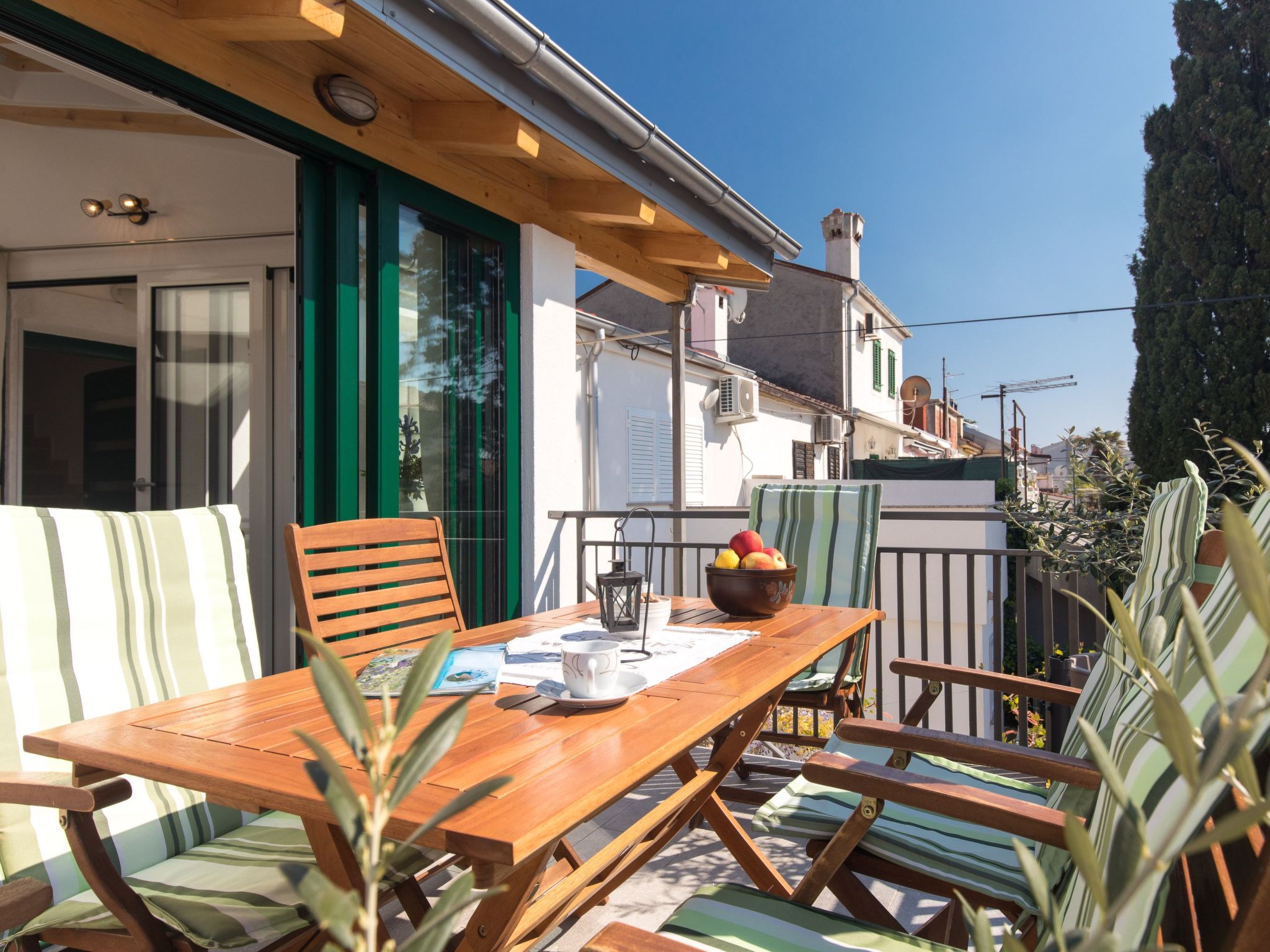 Mit Garten, Grill und Terrasse