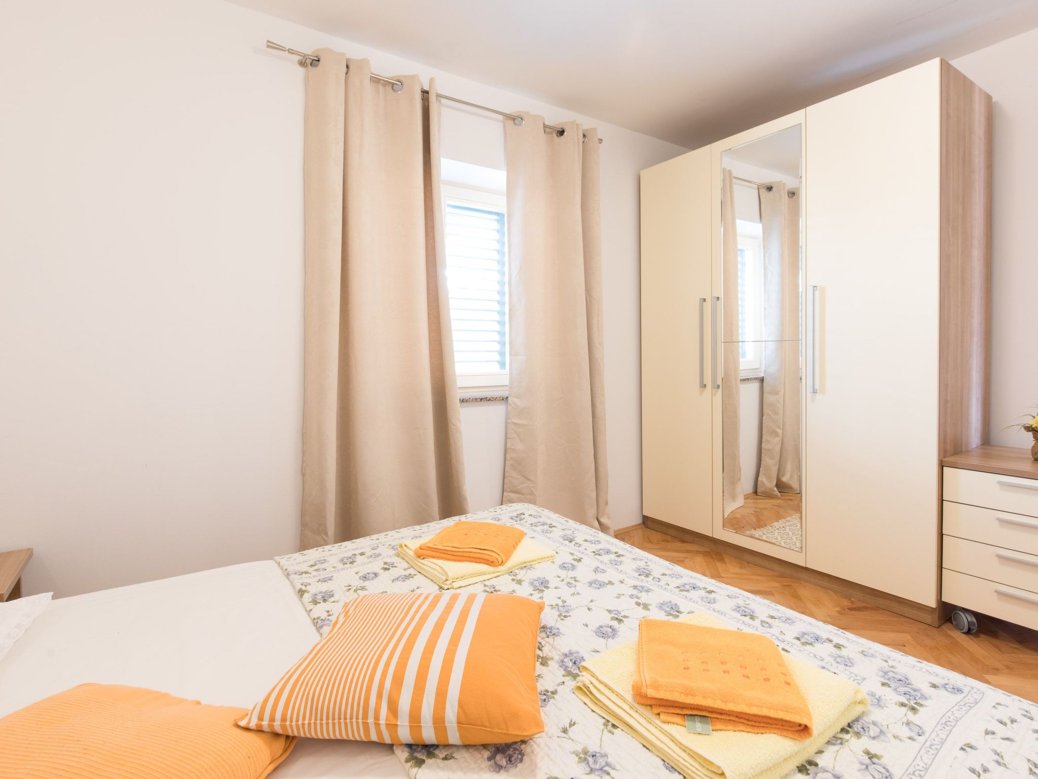 Mit Garten, Grill und Terrasse-Inside