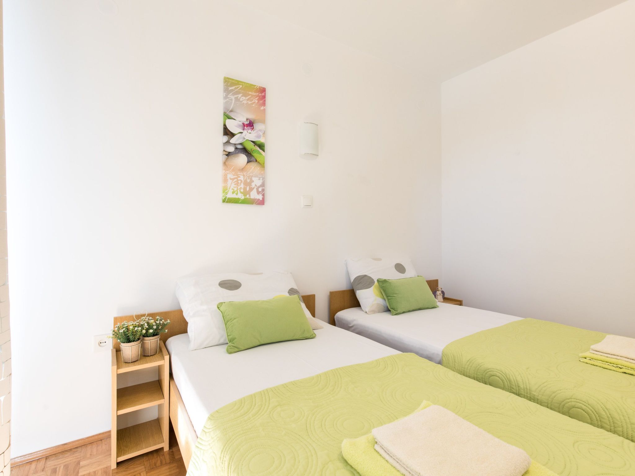 Mit Garten, Grill und Terrasse-Inside