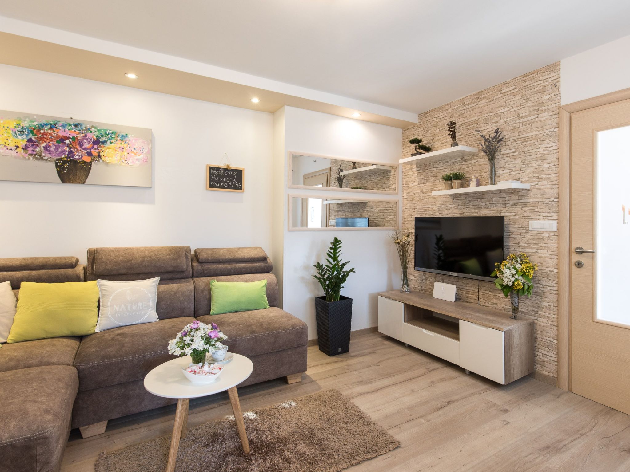 Mit Garten, Grill und Terrasse-Inside