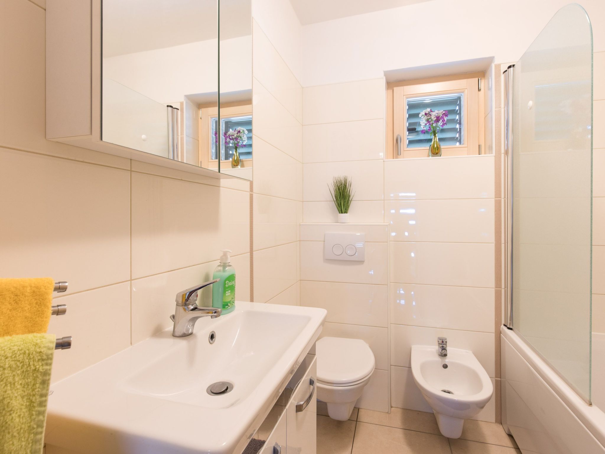 Mit Garten, Grill und Terrasse-Inside