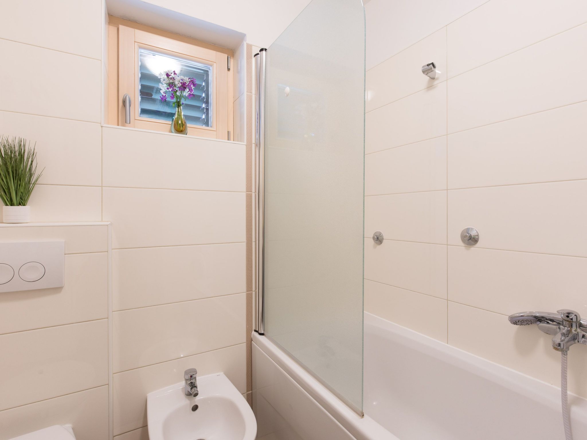 Mit Garten, Grill und Terrasse-Inside