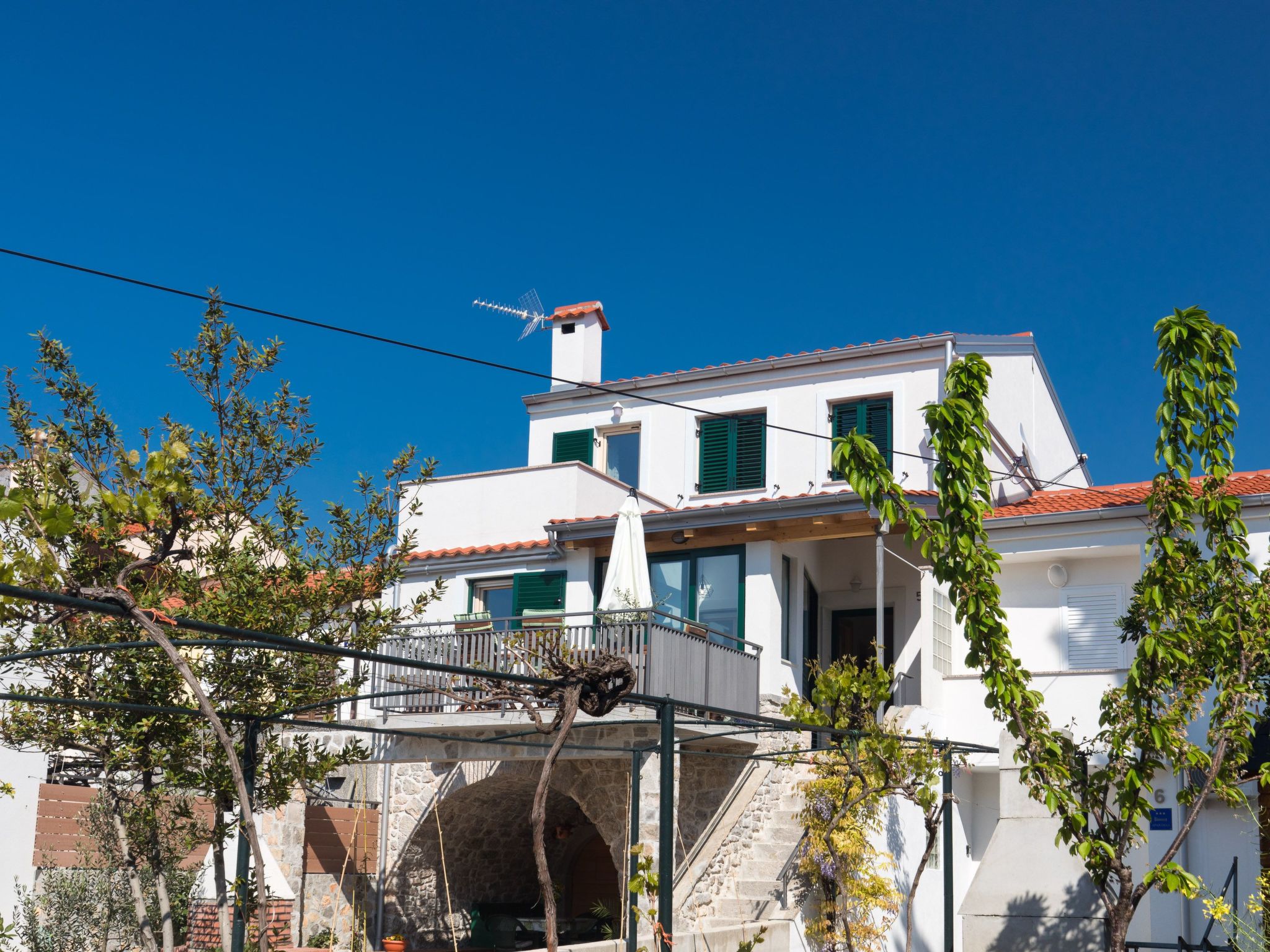 Photo of mit Garten, Grill und Terrasse