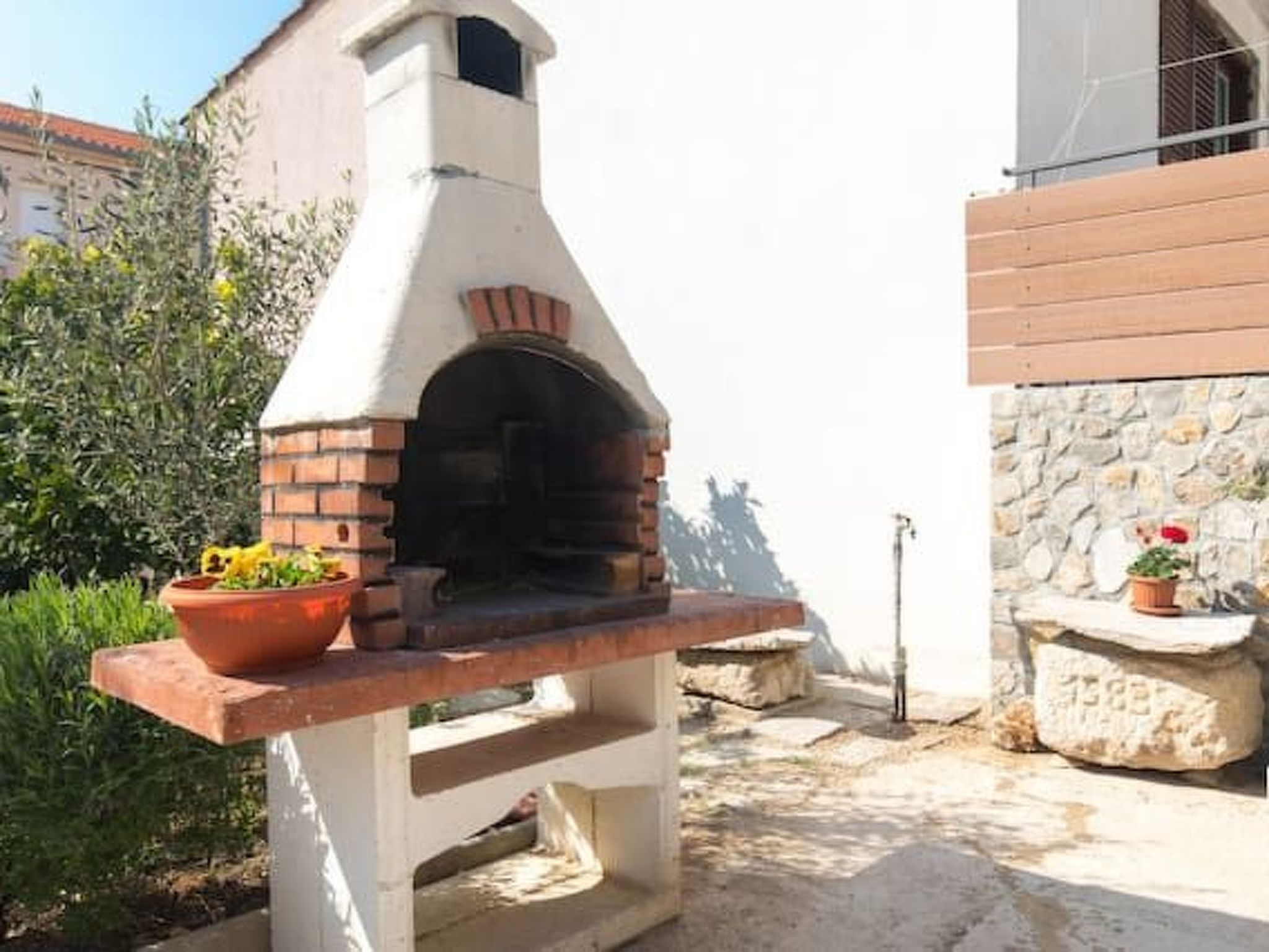 Photo of mit Garten, Grill und Terrasse