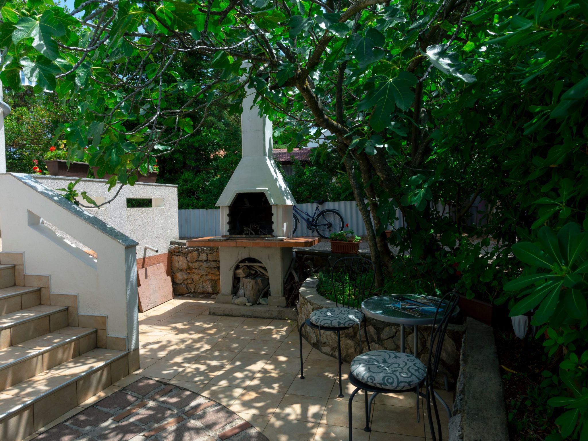 "Buka Calm II"-Binnen