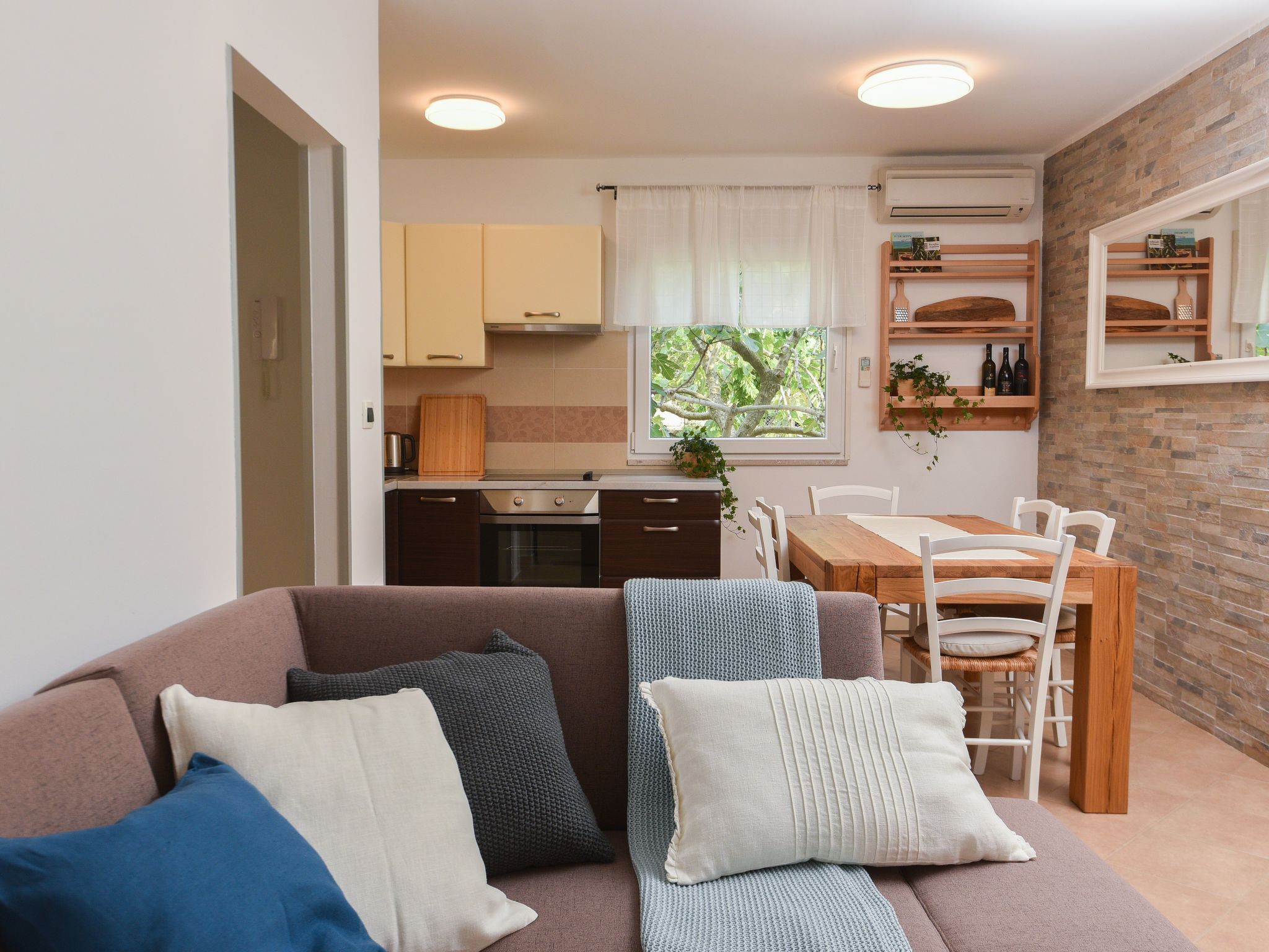 Villa Lipa-Image-tags.info