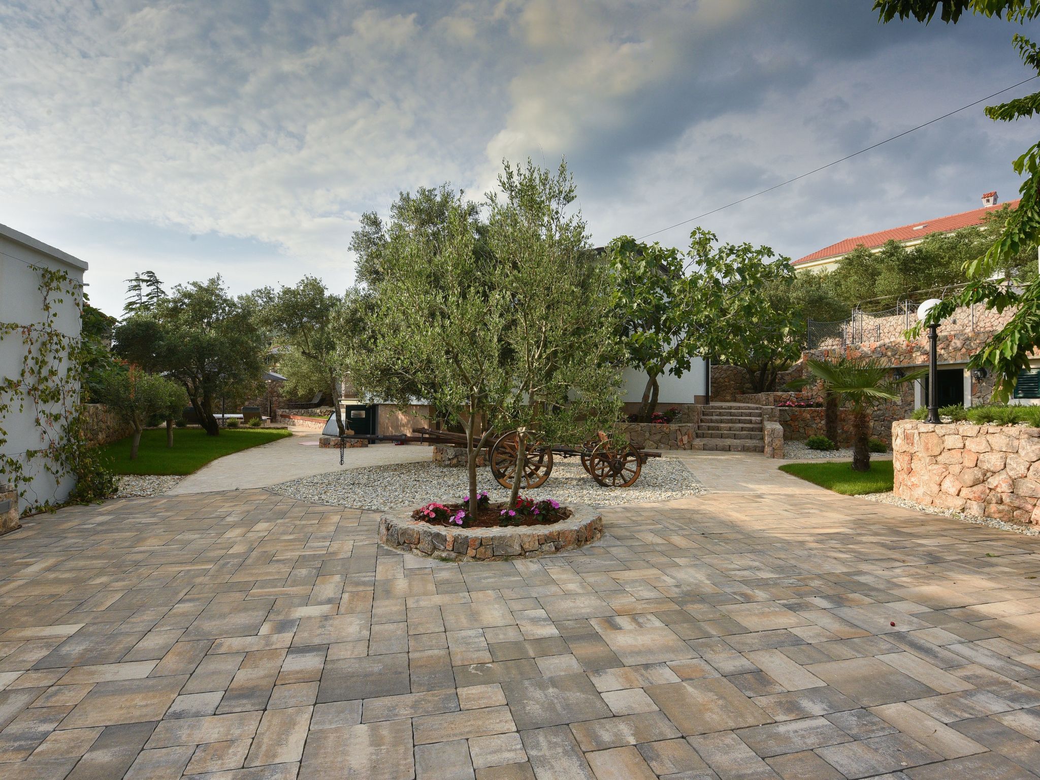 Villa Lipa-Image-tags.info