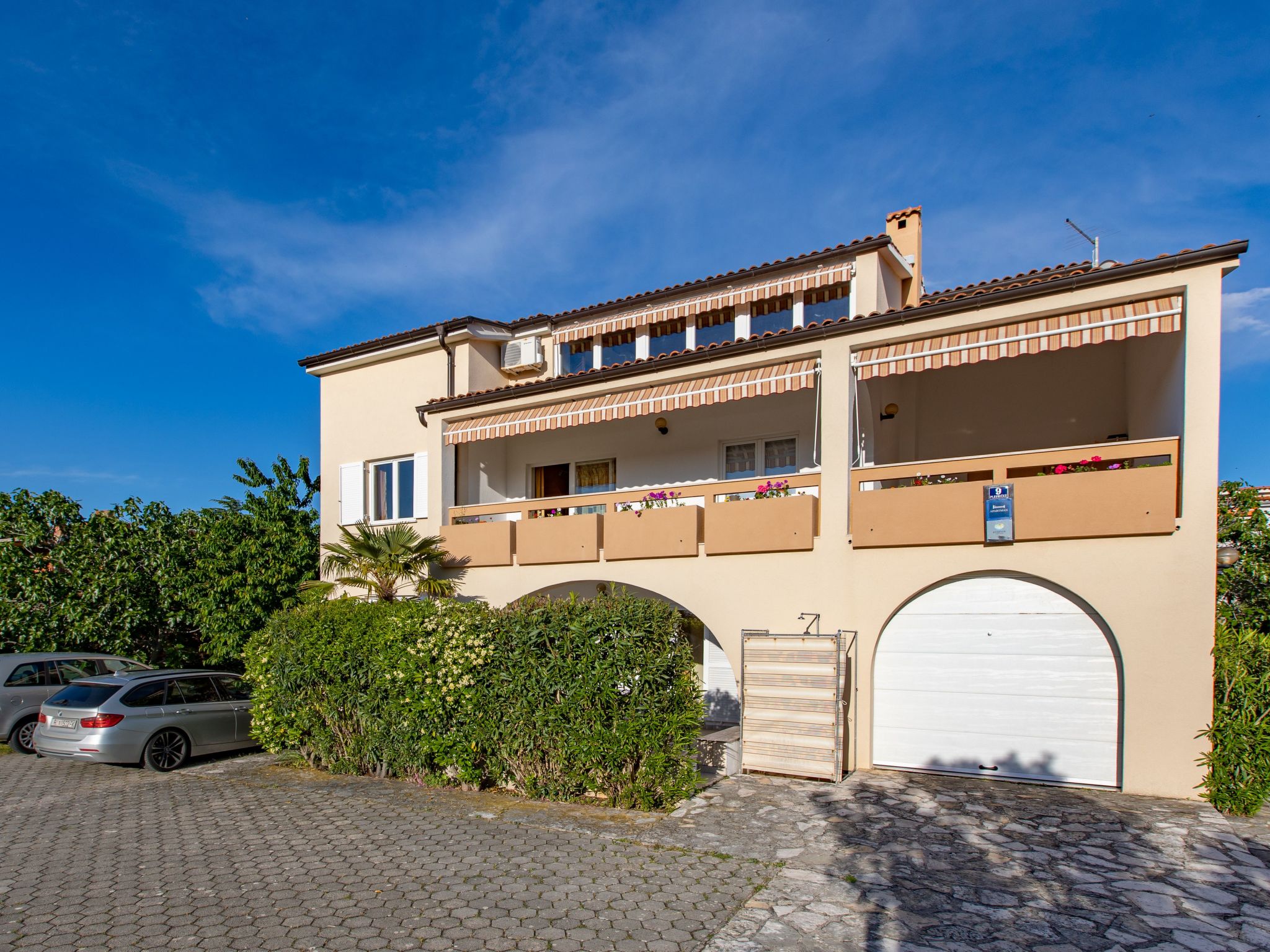 Schöne Wohnung "Apartman Mira 1" mit Terrasse-Binnen