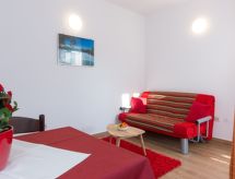 Wohnung Nr. 1 mit 2 Schlafzimmern und 2 Balkonen im 1. Obergeschoss